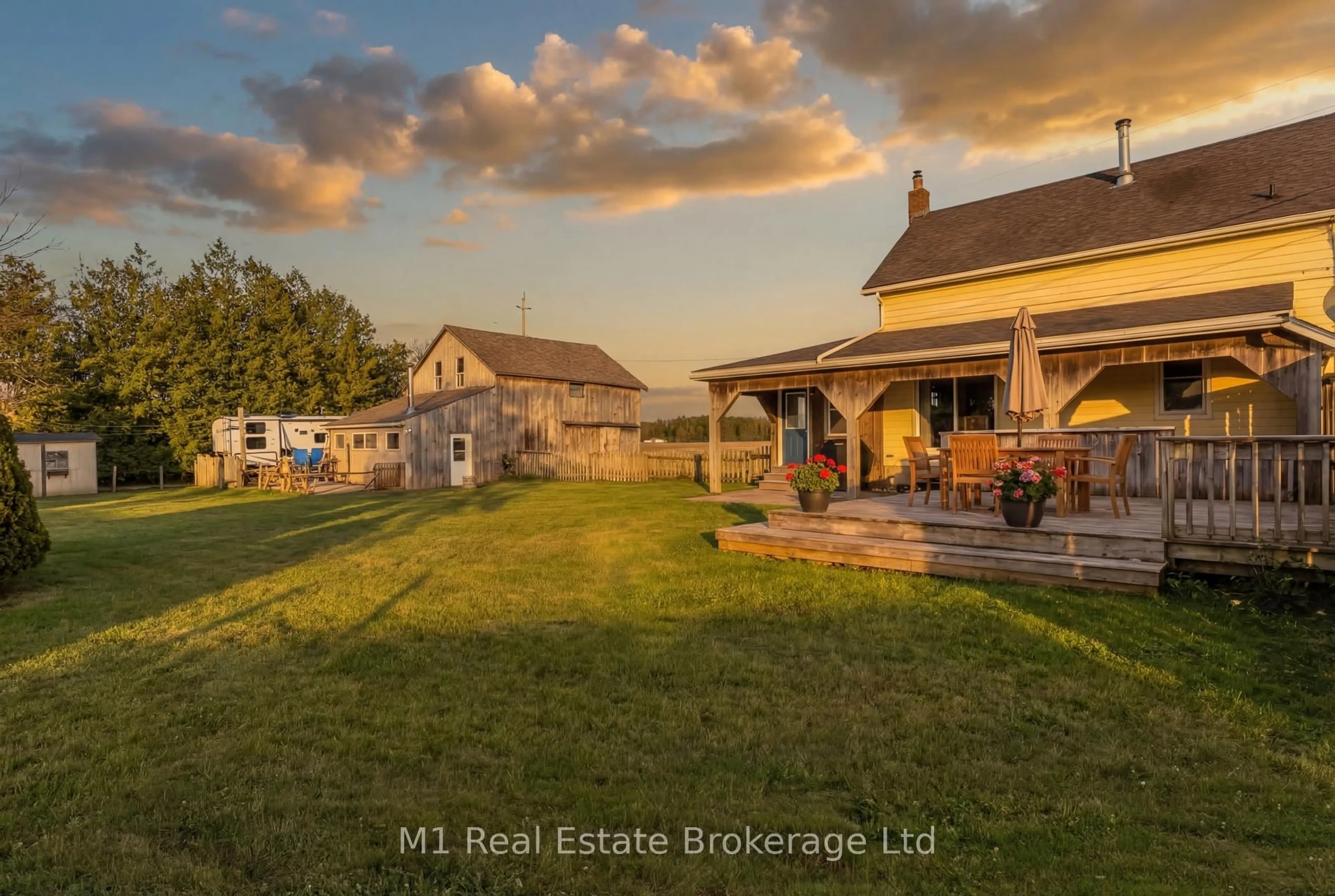 A pic from outside/outdoor area/front of a property/back of a property/a pic from drone, water/lake/river/ocean view for 2665 Kressler Rd, Woolwich Ontario N0B 2M1