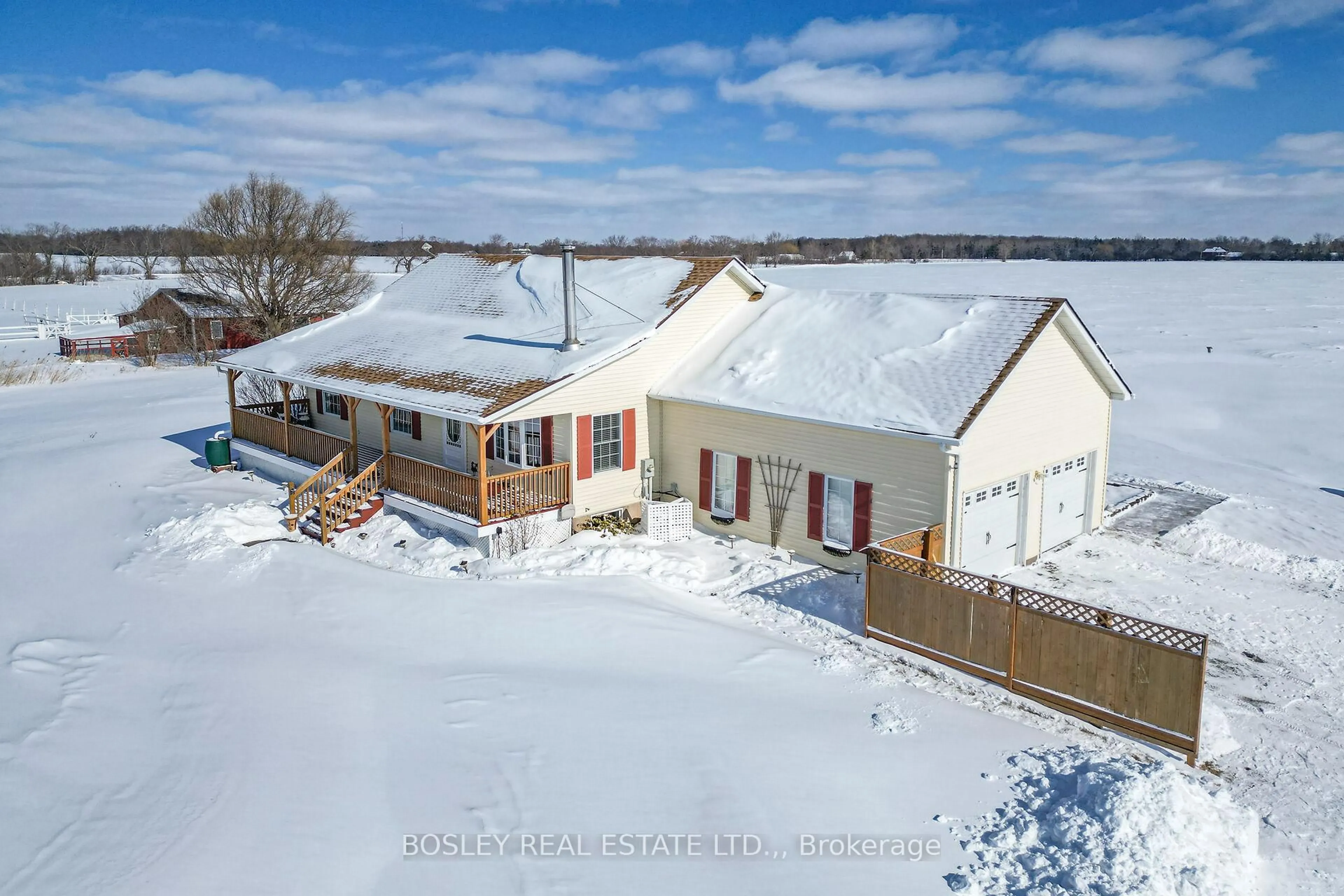 A pic from outside/outdoor area/front of a property/back of a property/a pic from drone, water/lake/river/ocean view for 910 Holloway Bay Rd, Fort Erie Ontario L0S 1N0