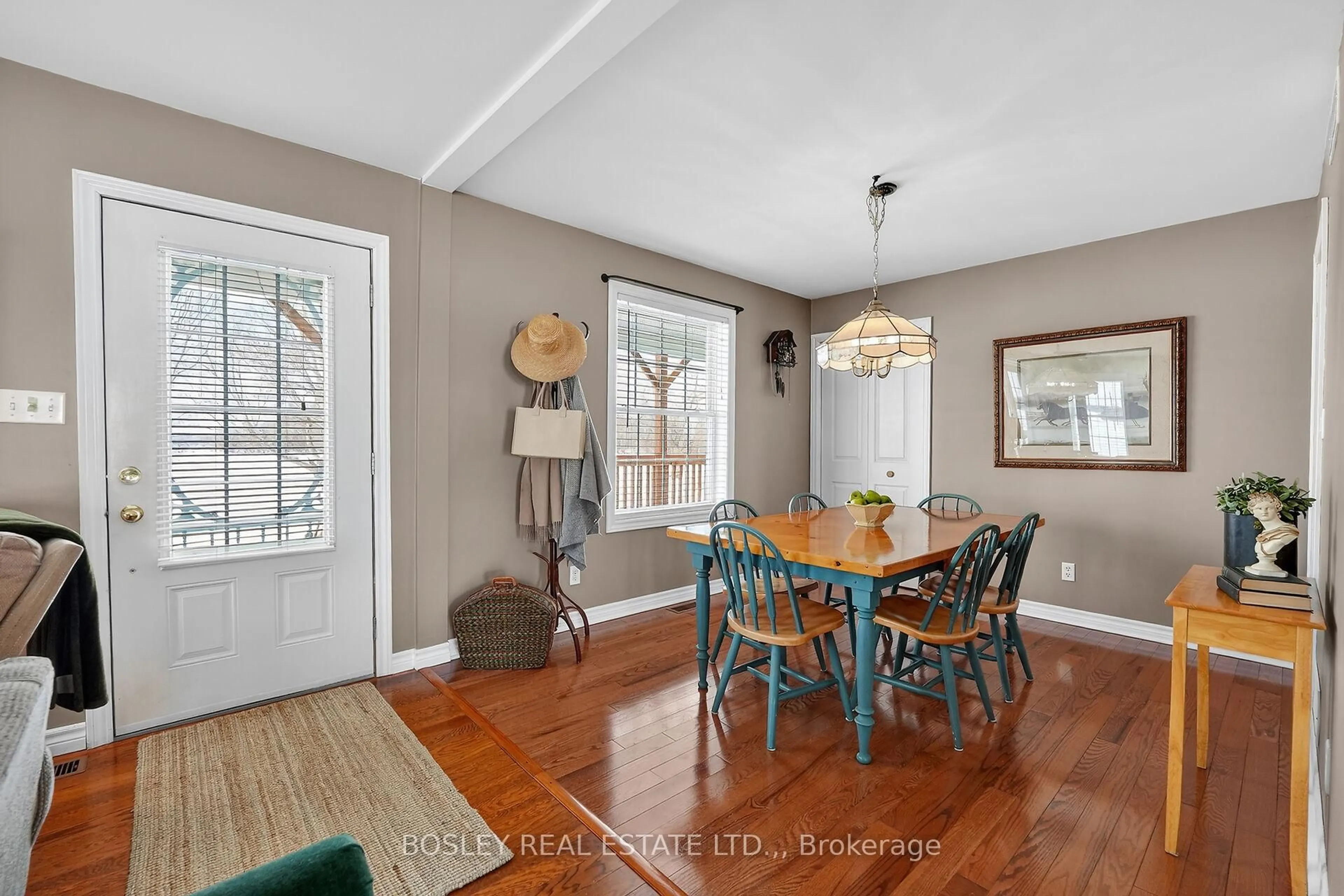 Dining room, unknown for 910 Holloway Bay Rd, Fort Erie Ontario L0S 1N0