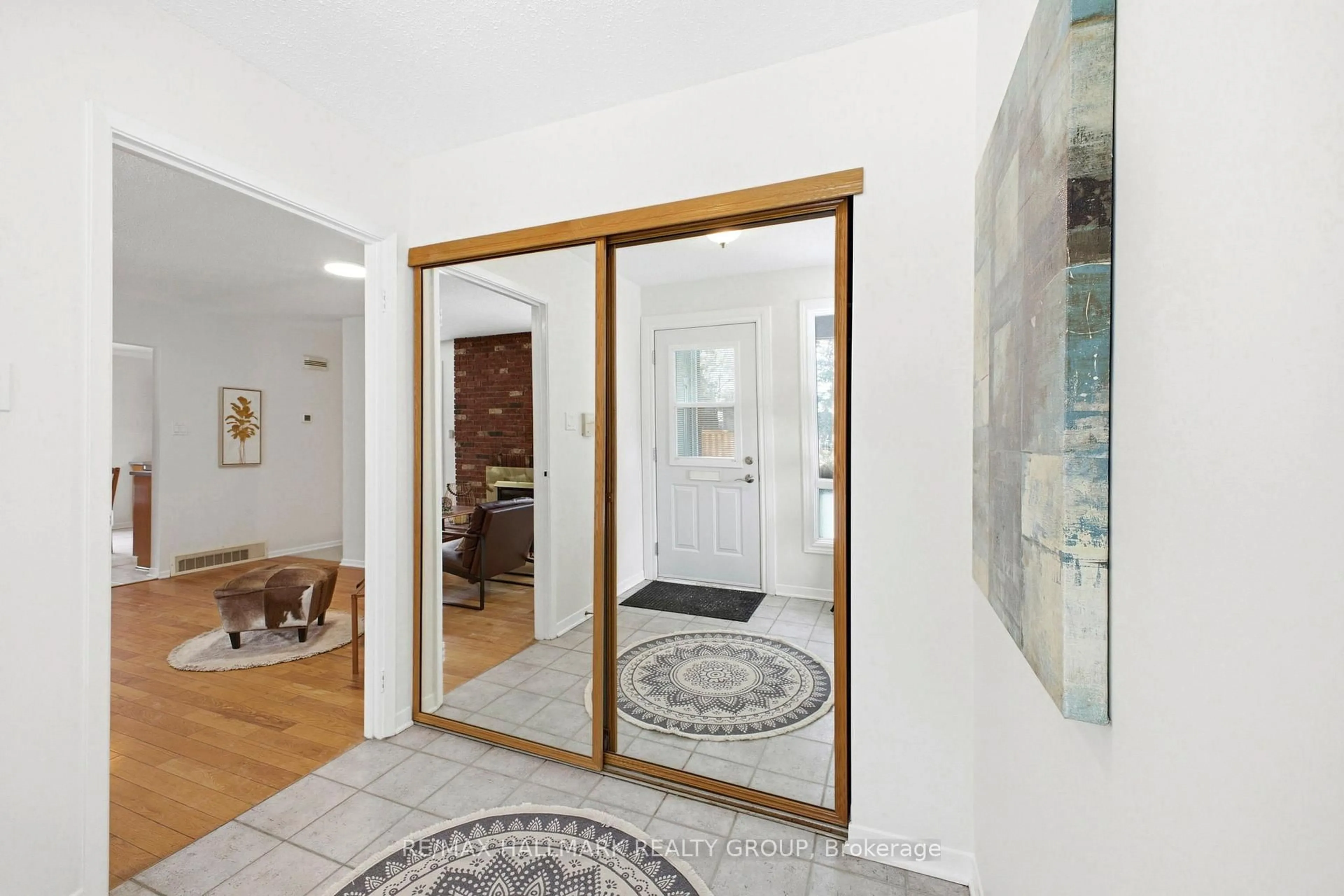 Indoor entryway for 3399 Paul Anka Dr #10, Ottawa Ontario K1V 9R8