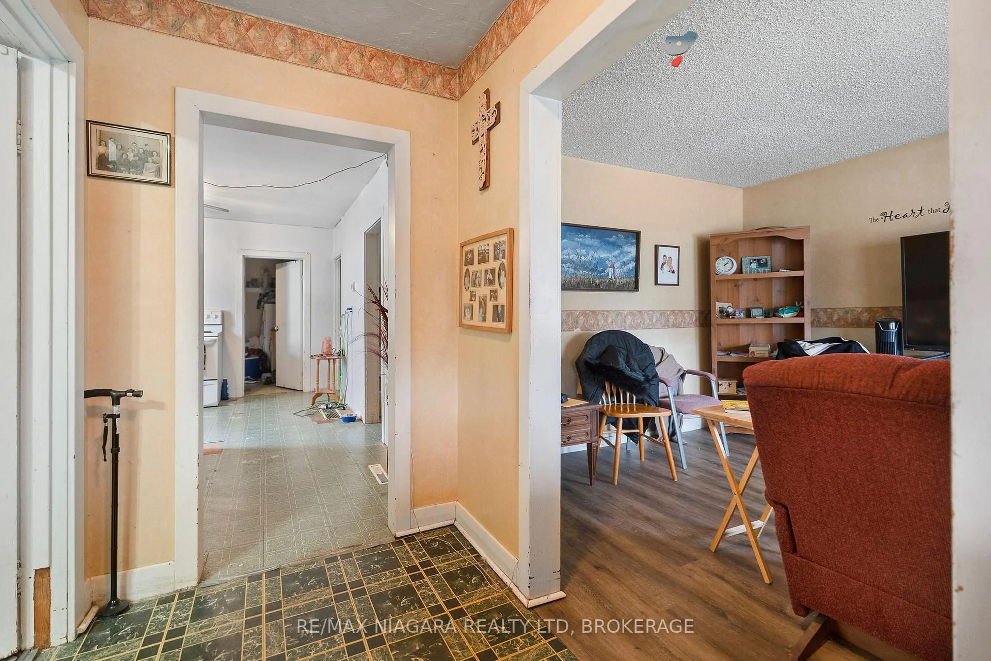 Unknown for 71 Johnston St, Port Colborne Ontario L3K 1G8