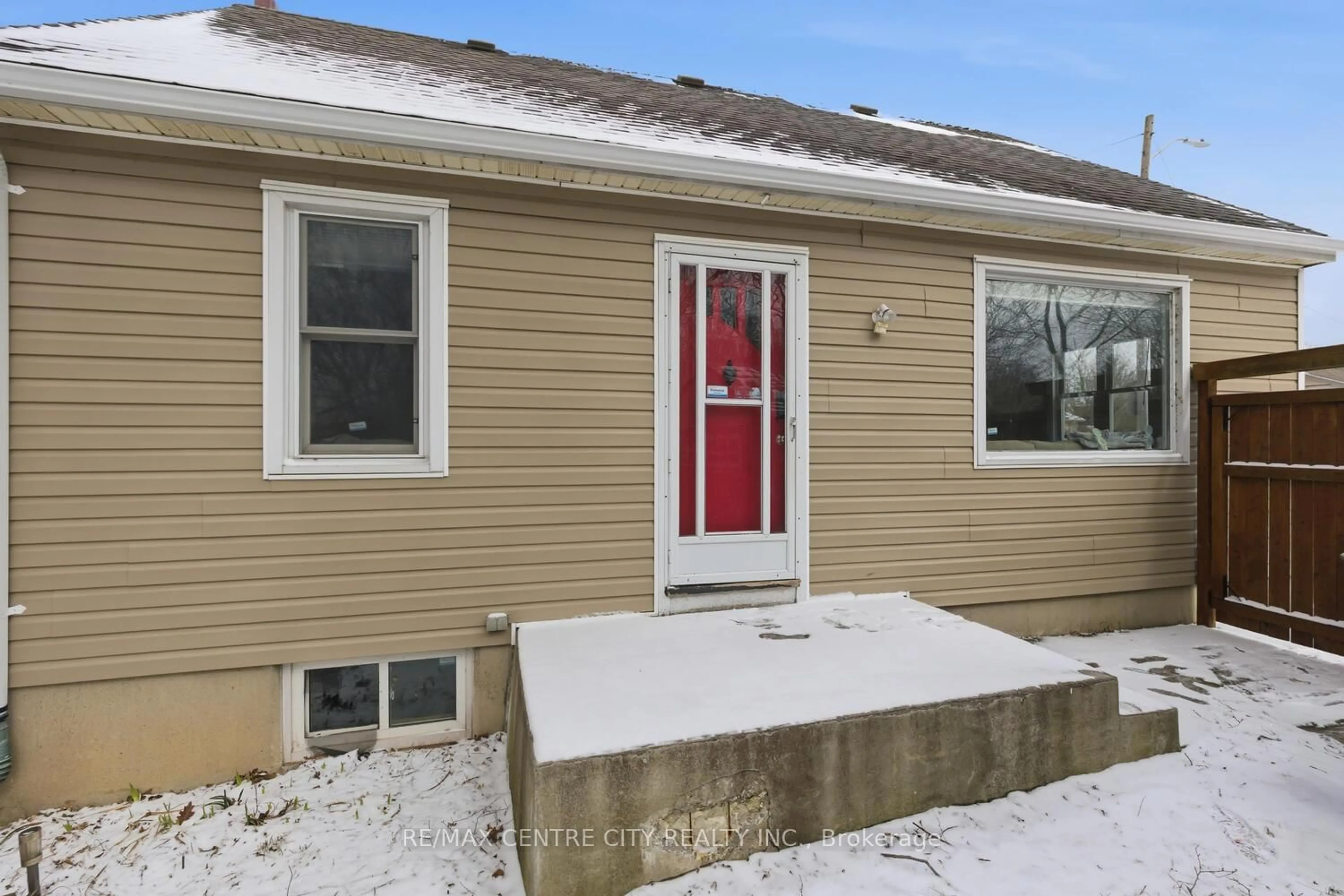 Unknown for 51 Smith St, London East Ontario N5Z 2C6