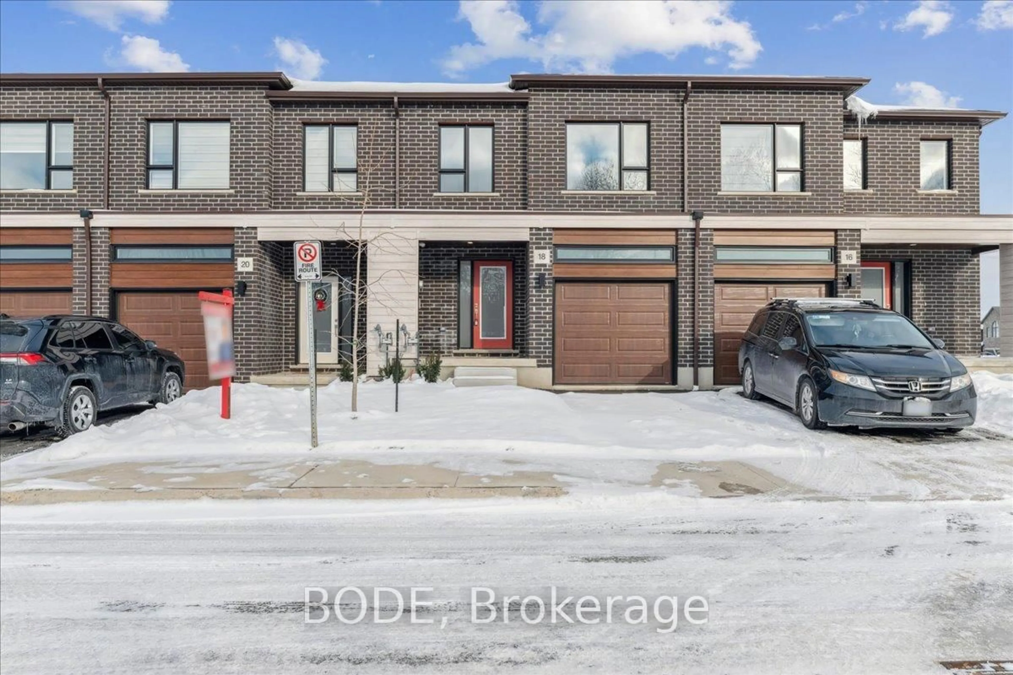 Unknown for 18 Oak Forest Common, Cambridge Ontario N1S 0E5