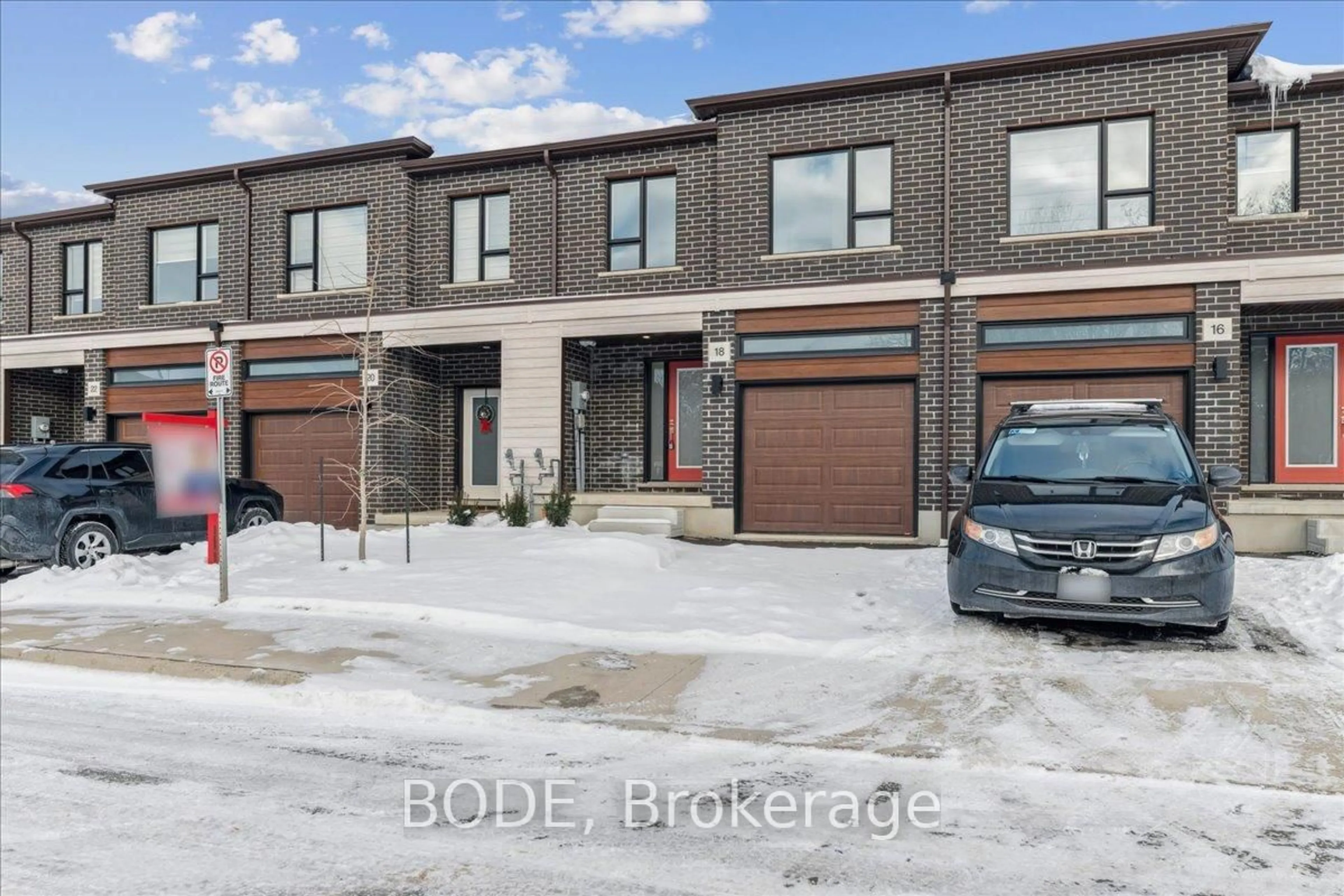 Home with brick exterior material, street for 18 Oak Forest Common, Cambridge Ontario N1S 0E5