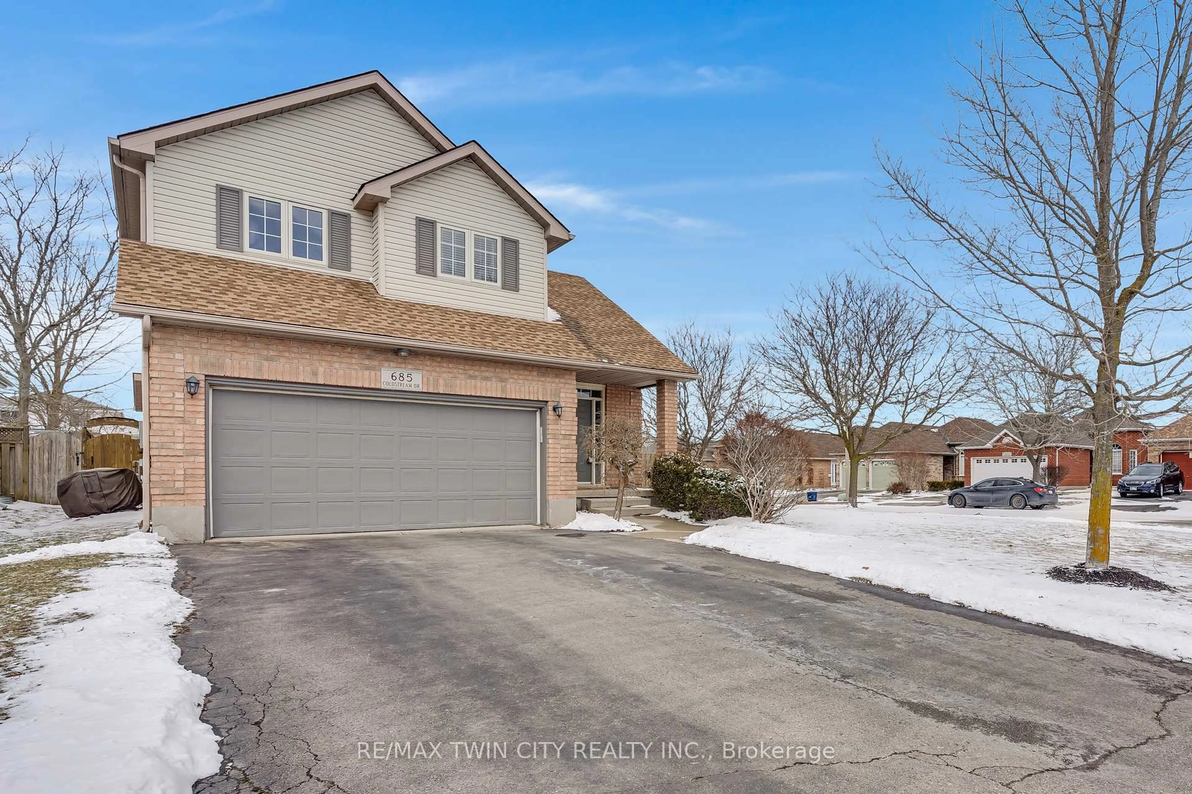 Unknown for 685 COLDSTREAM Dr, Waterloo Ontario N2V 2J1