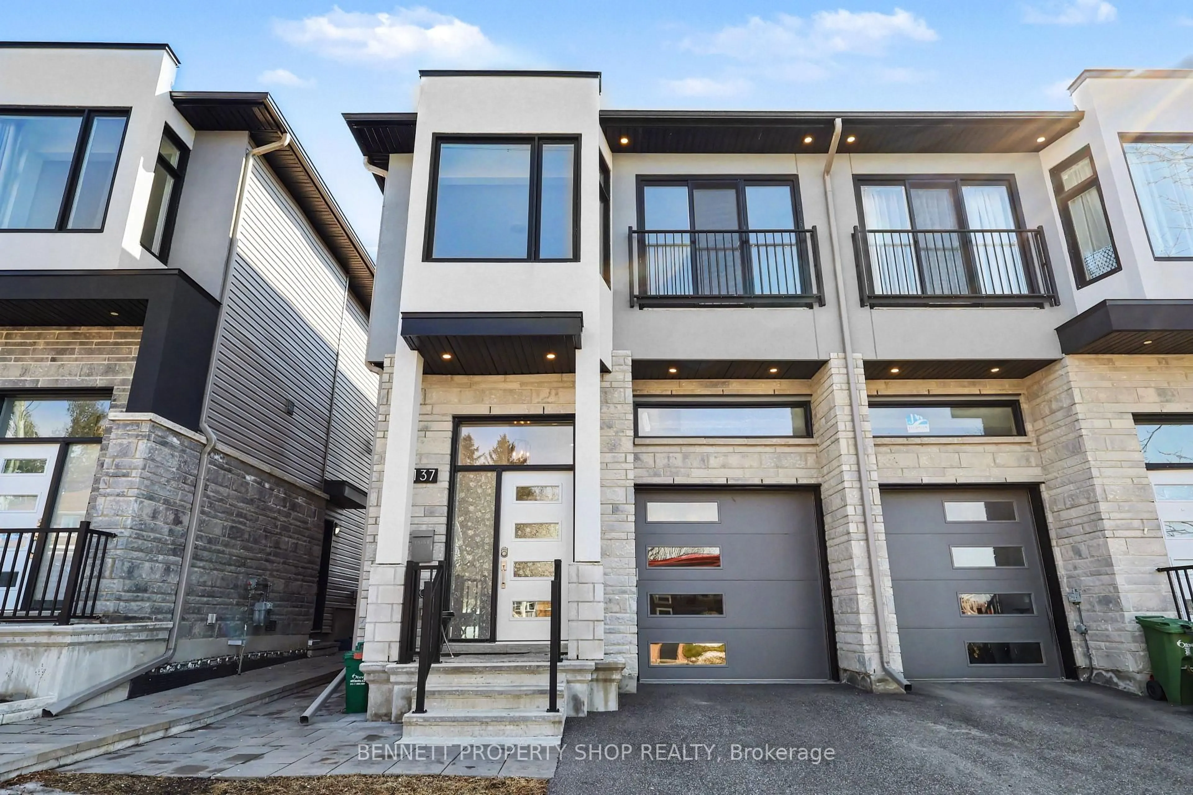 Home with brick exterior material, street for 137 Duford St, Ottawa Ontario K1L 6Z5