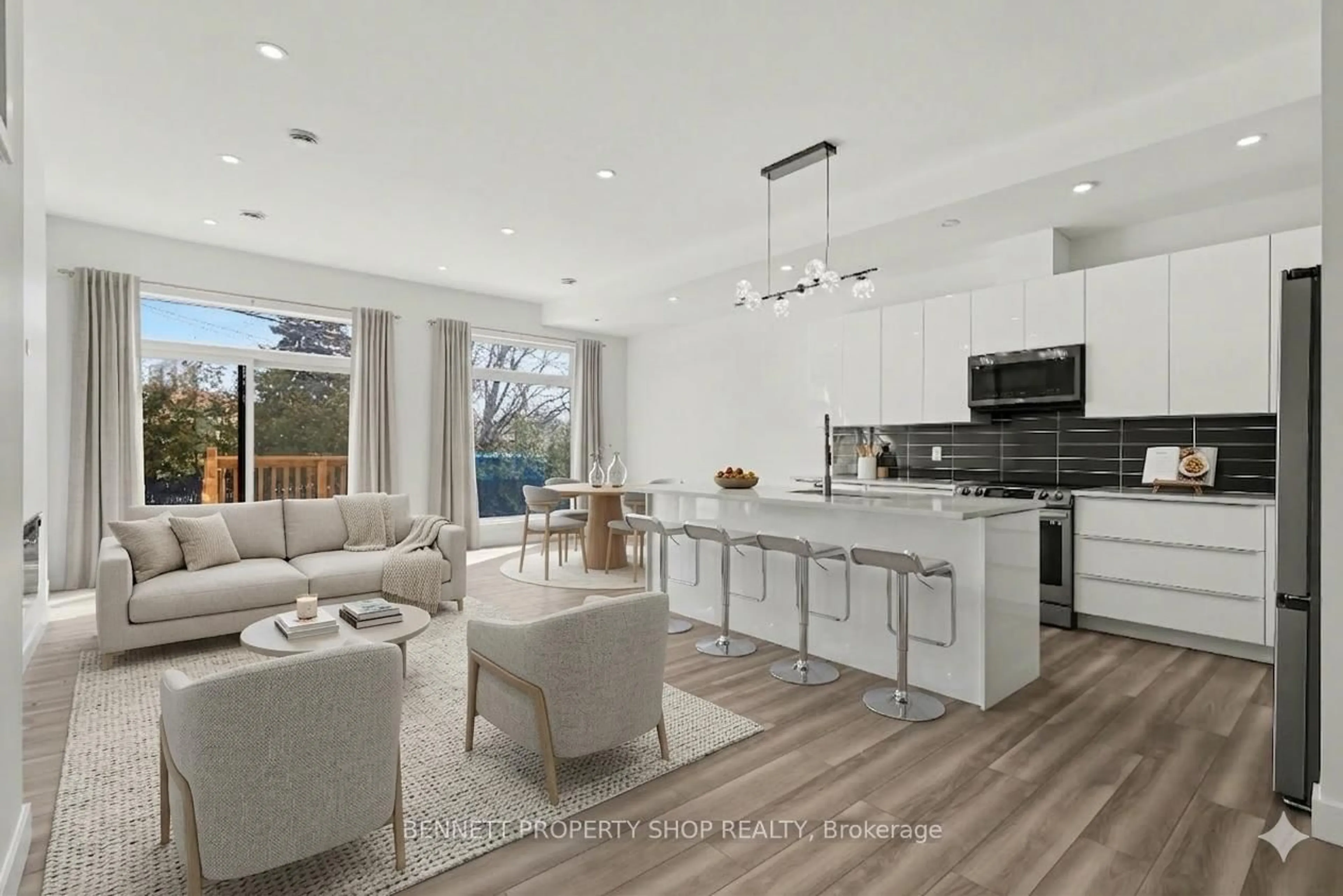 Open concept kitchen, ceramic/tile floor for 137 Duford St, Ottawa Ontario K1L 6Z5