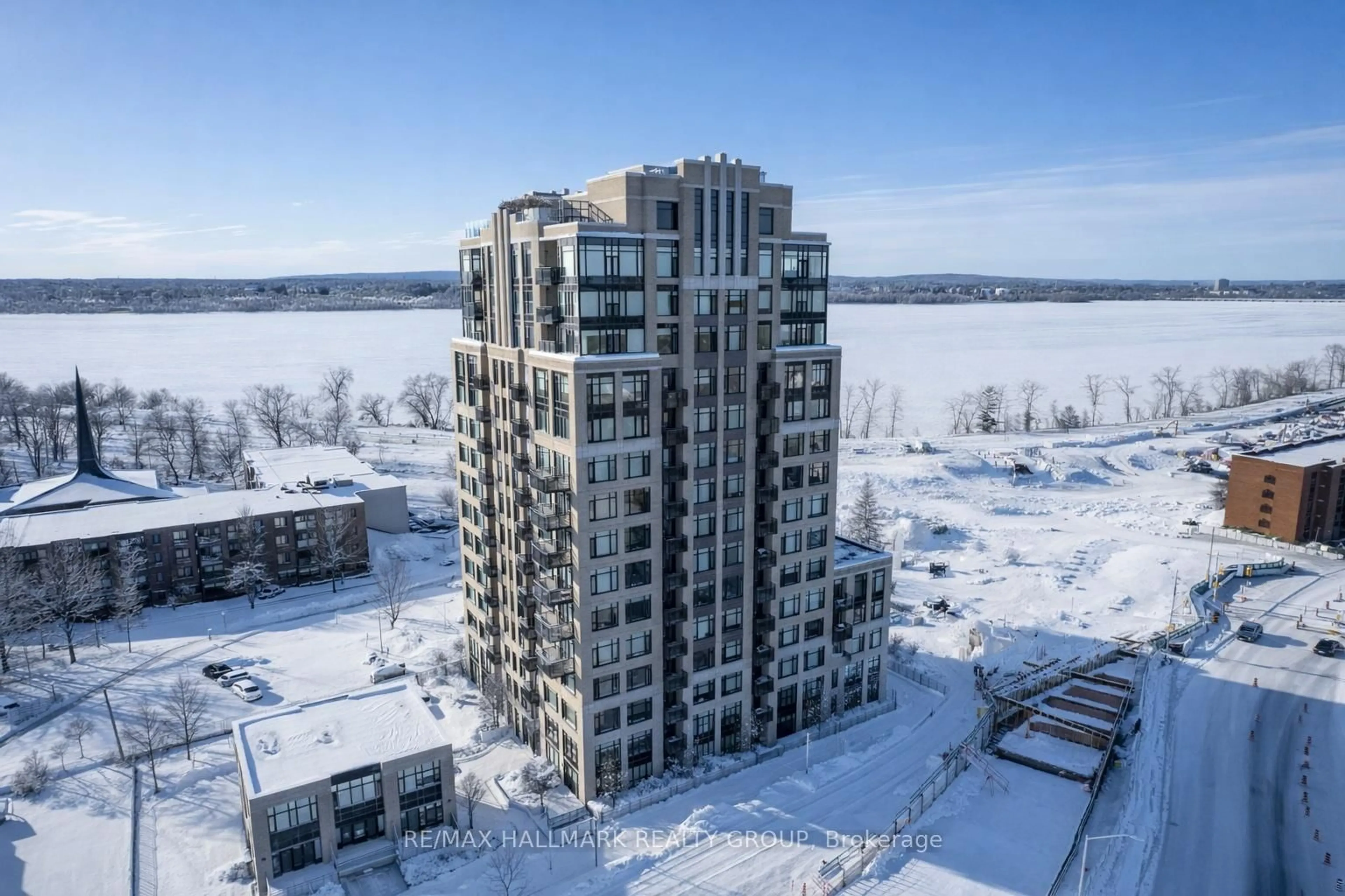 A pic from outside/outdoor area/front of a property/back of a property/a pic from drone, building for 75 Cleary Ave #302, Ottawa Ontario K2A 1R8