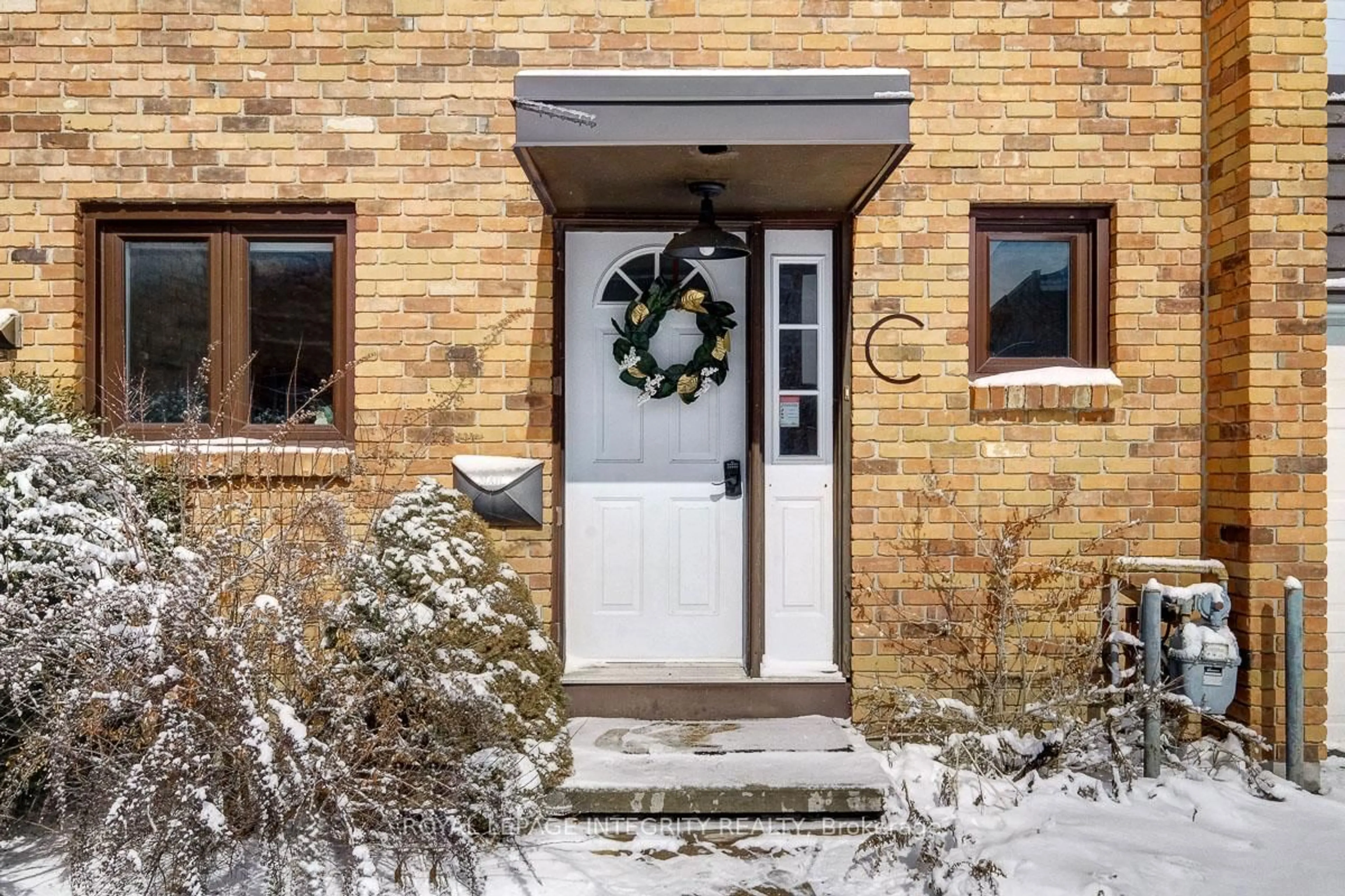 Indoor entryway for 3920 Old Richmond Rd #C, Ottawa Ontario K2H 5C6