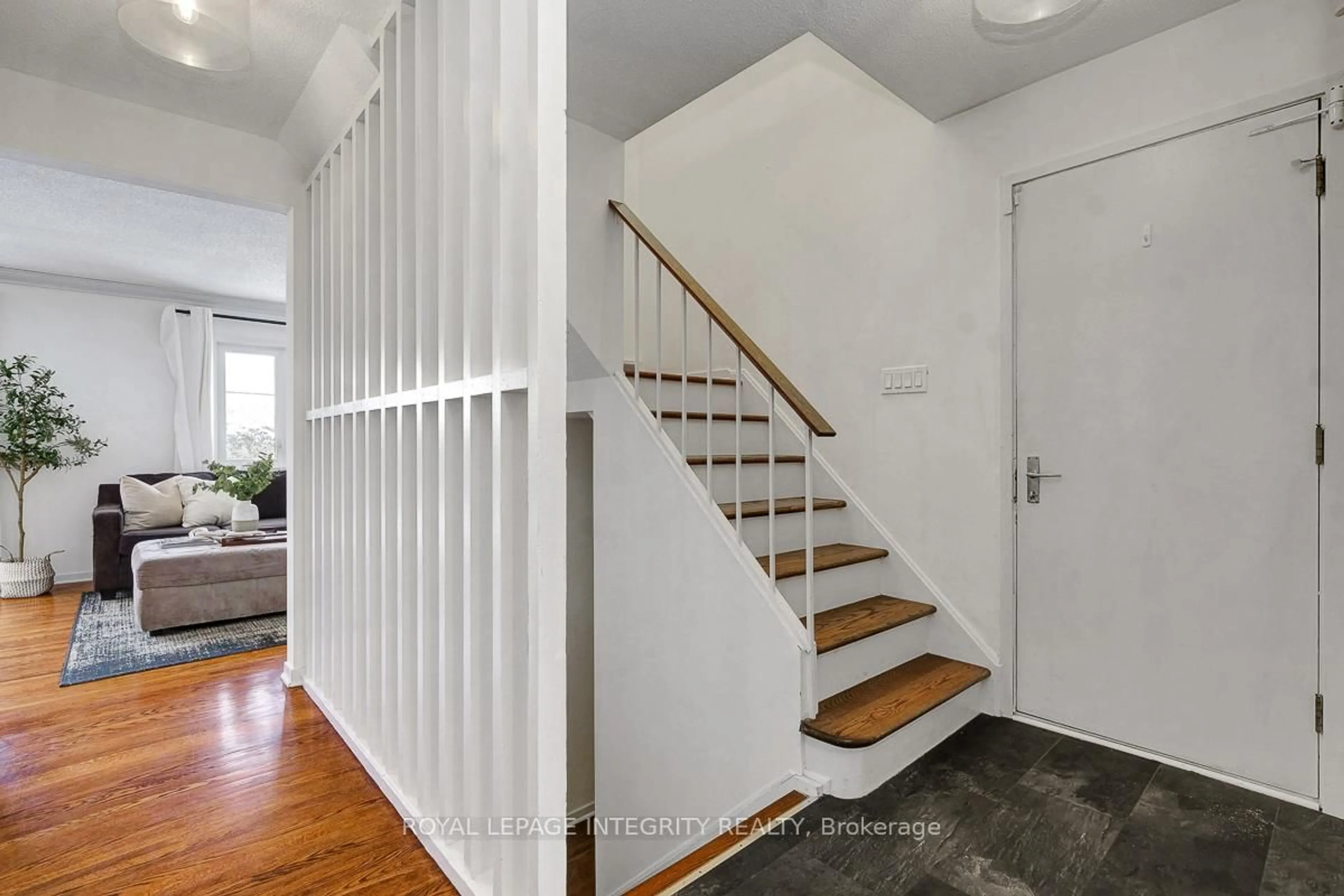 Unknown for 3920 Old Richmond Rd #C, Ottawa Ontario K2H 5C6