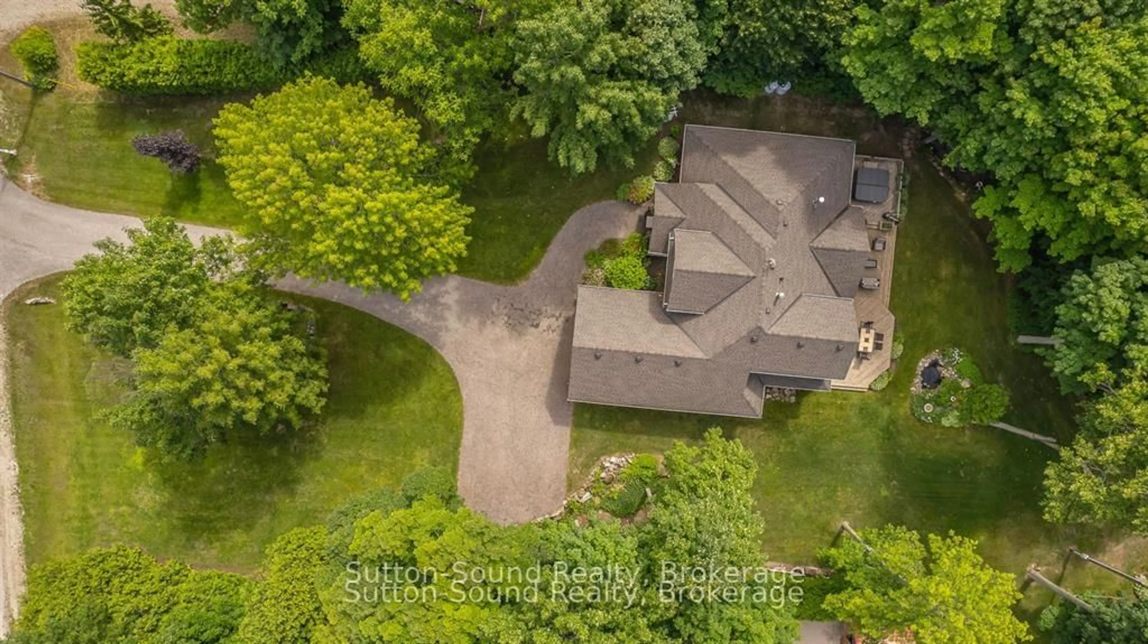 A pic from outside/outdoor area/front of a property/back of a property/a pic from drone, street for 124 Golden Pond Dr, South Bruce Peninsula Ontario N0H 2T0