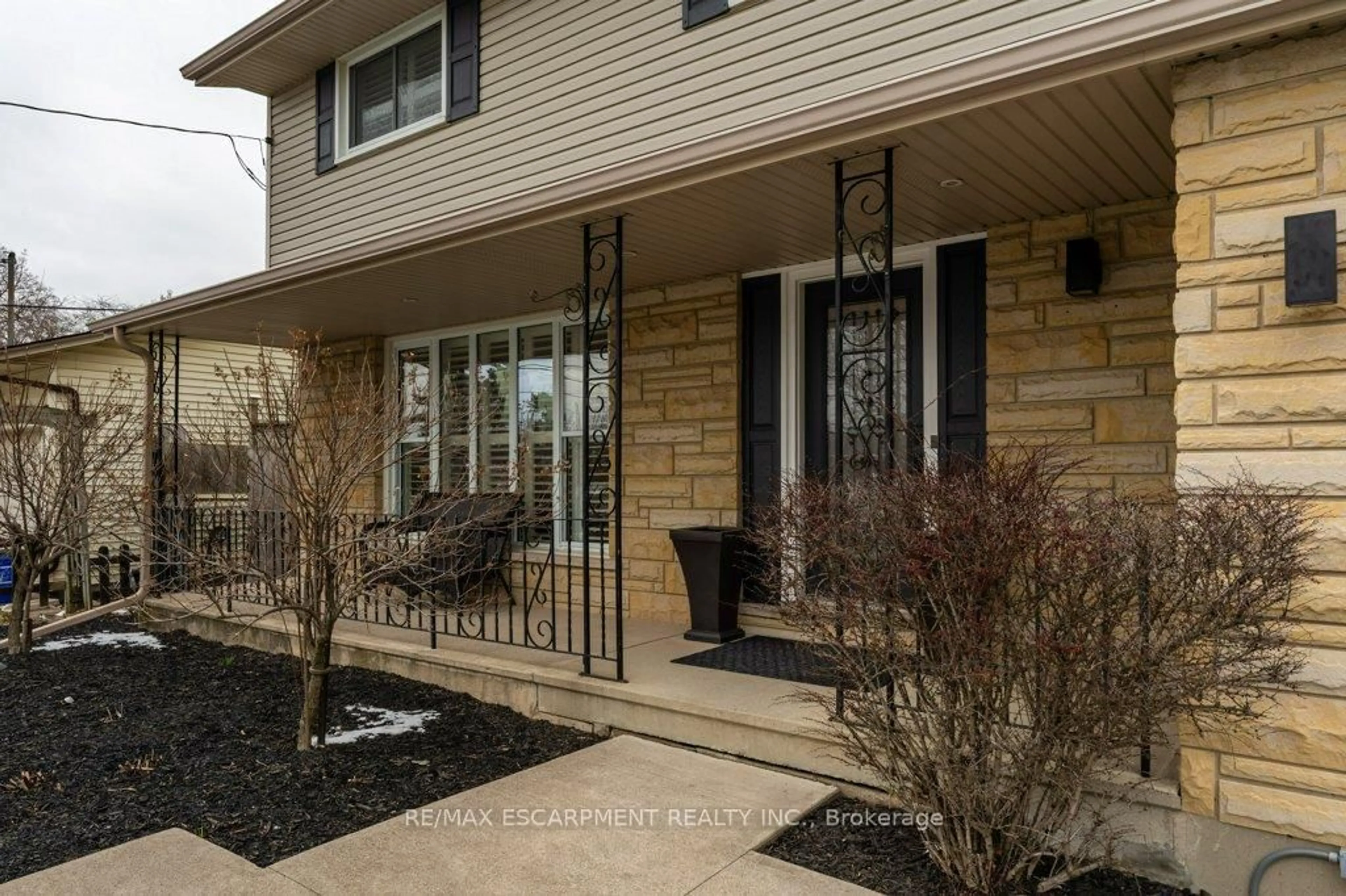 Unknown for 4931 Cameron Ave, Lincoln Ontario L3J 0B9