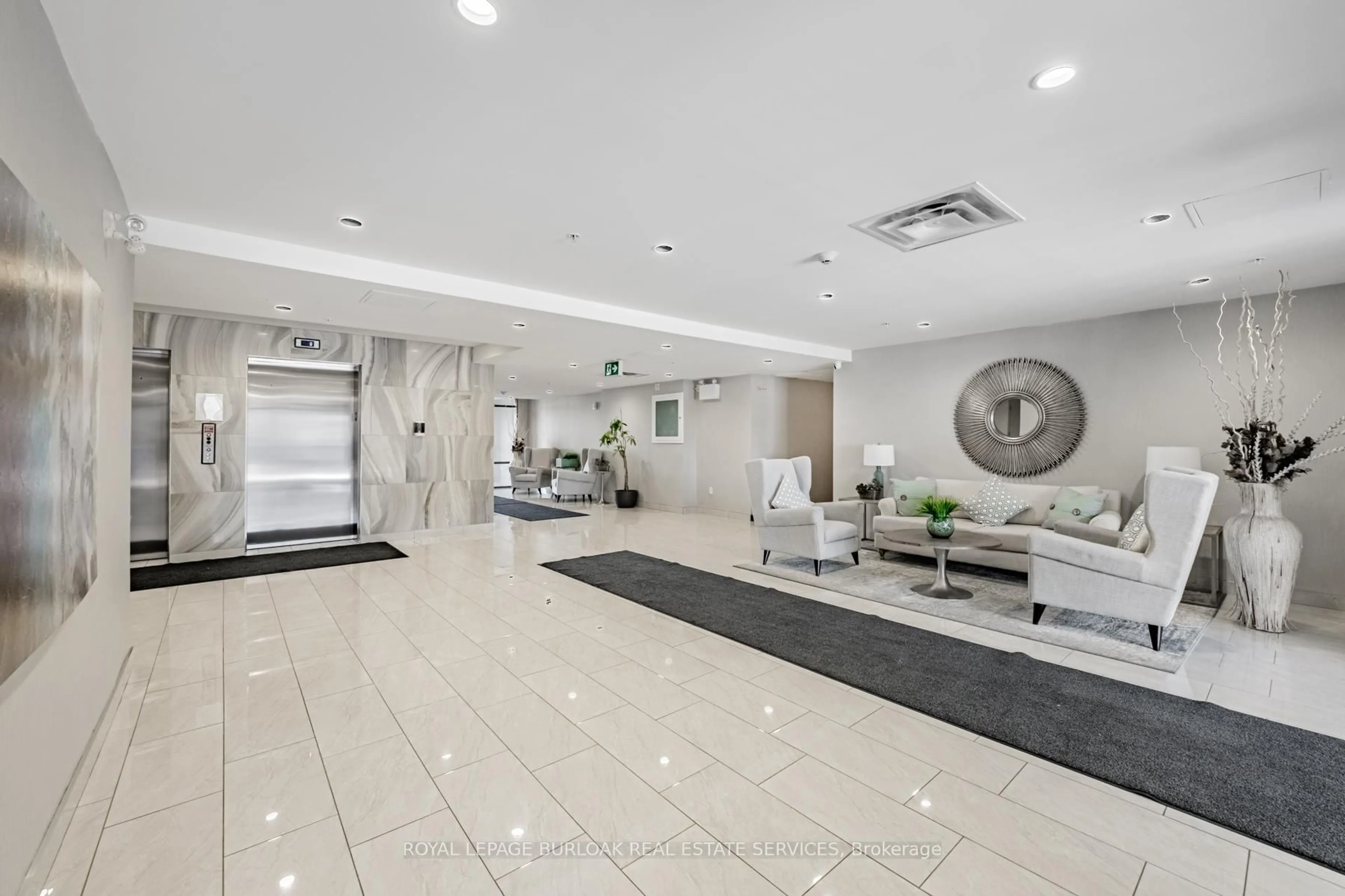 Lobby for 35 Southshore Cres #209, Hamilton Ontario L8E 0J2