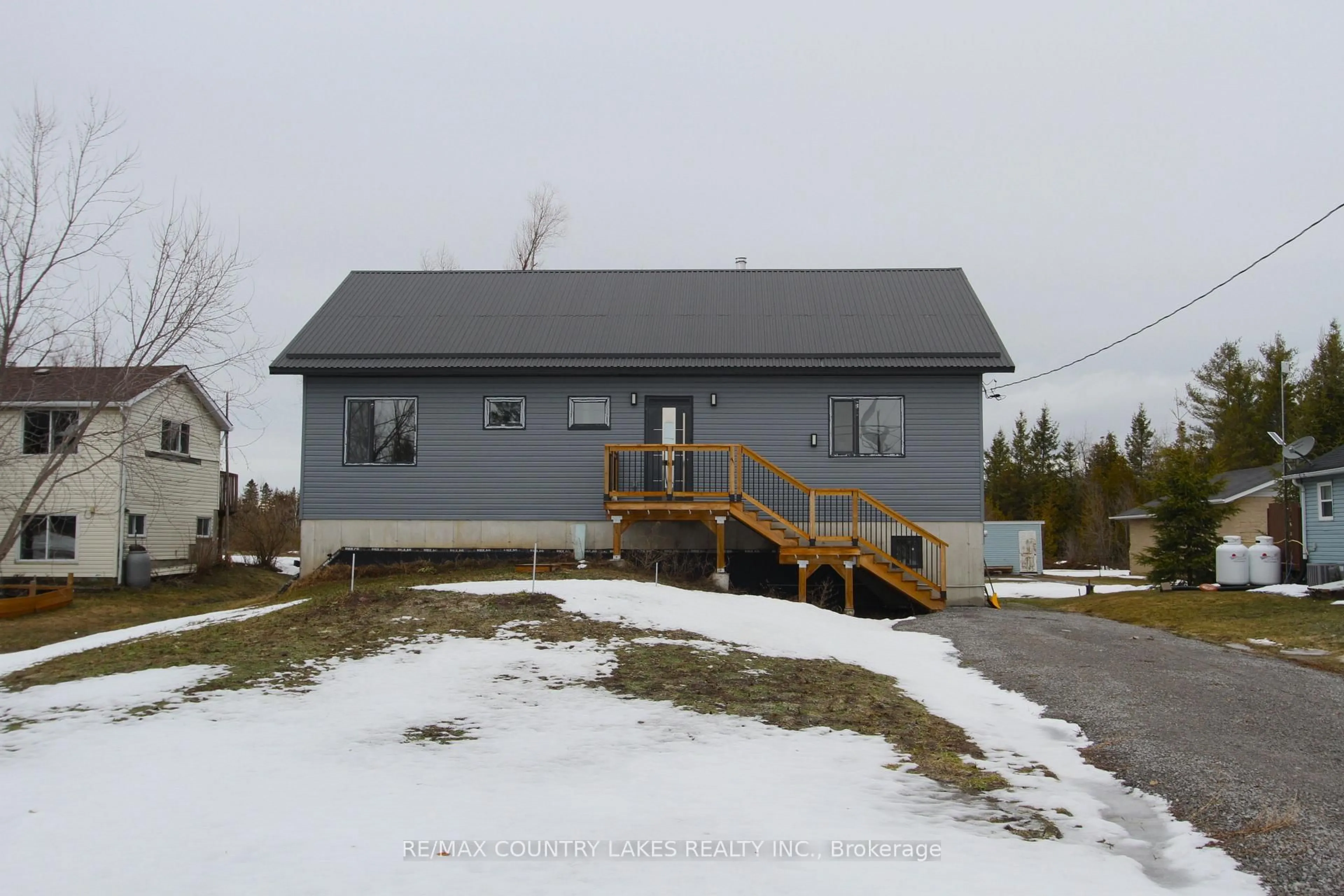 A pic from outside/outdoor area/front of a property/back of a property/a pic from drone, building for 264 Mcguire Beach Rd, Kawartha Lakes Ontario K0M 2B0