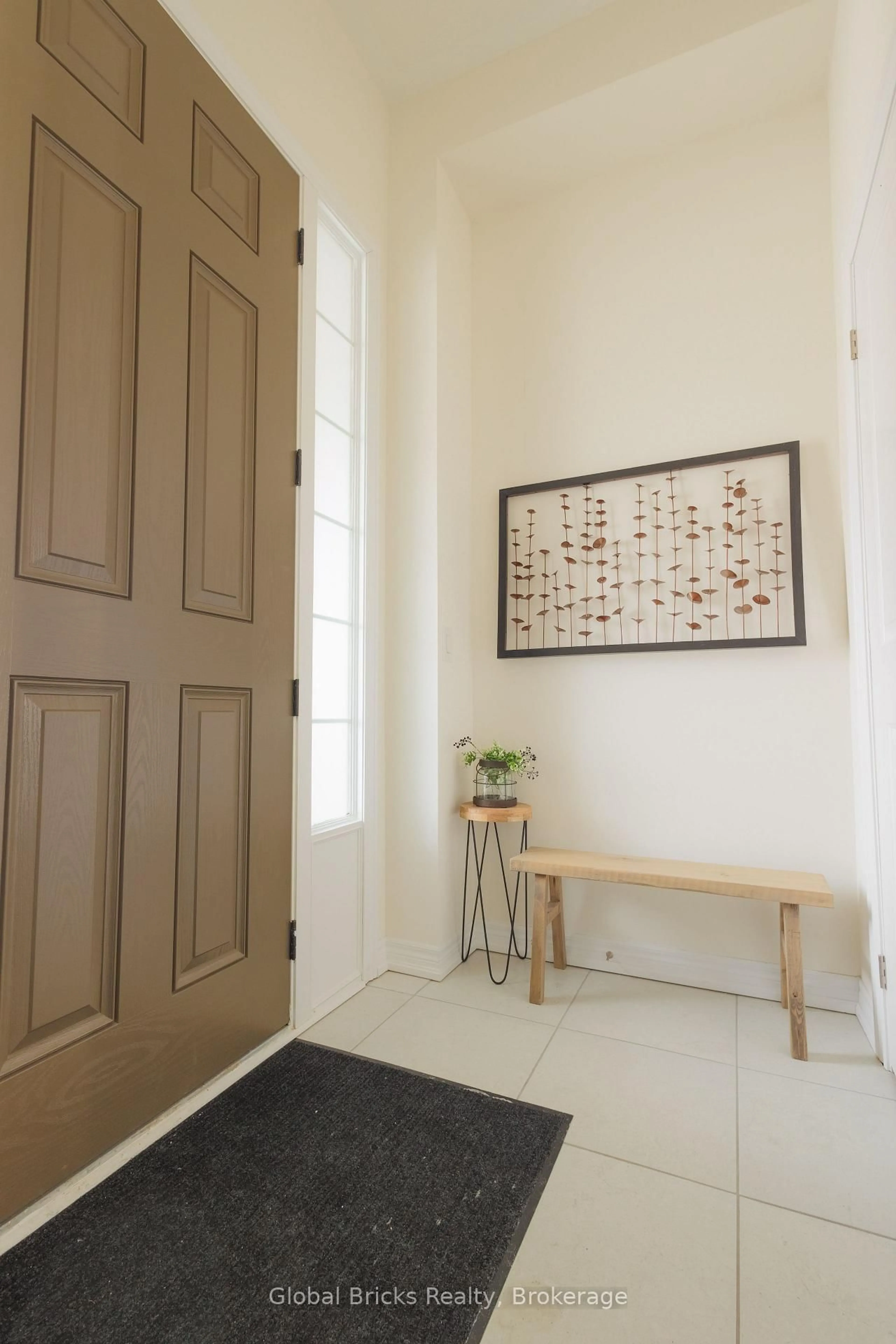 Indoor entryway for 192 Broadacre Dr, Kitchener Ontario N0B 2E0