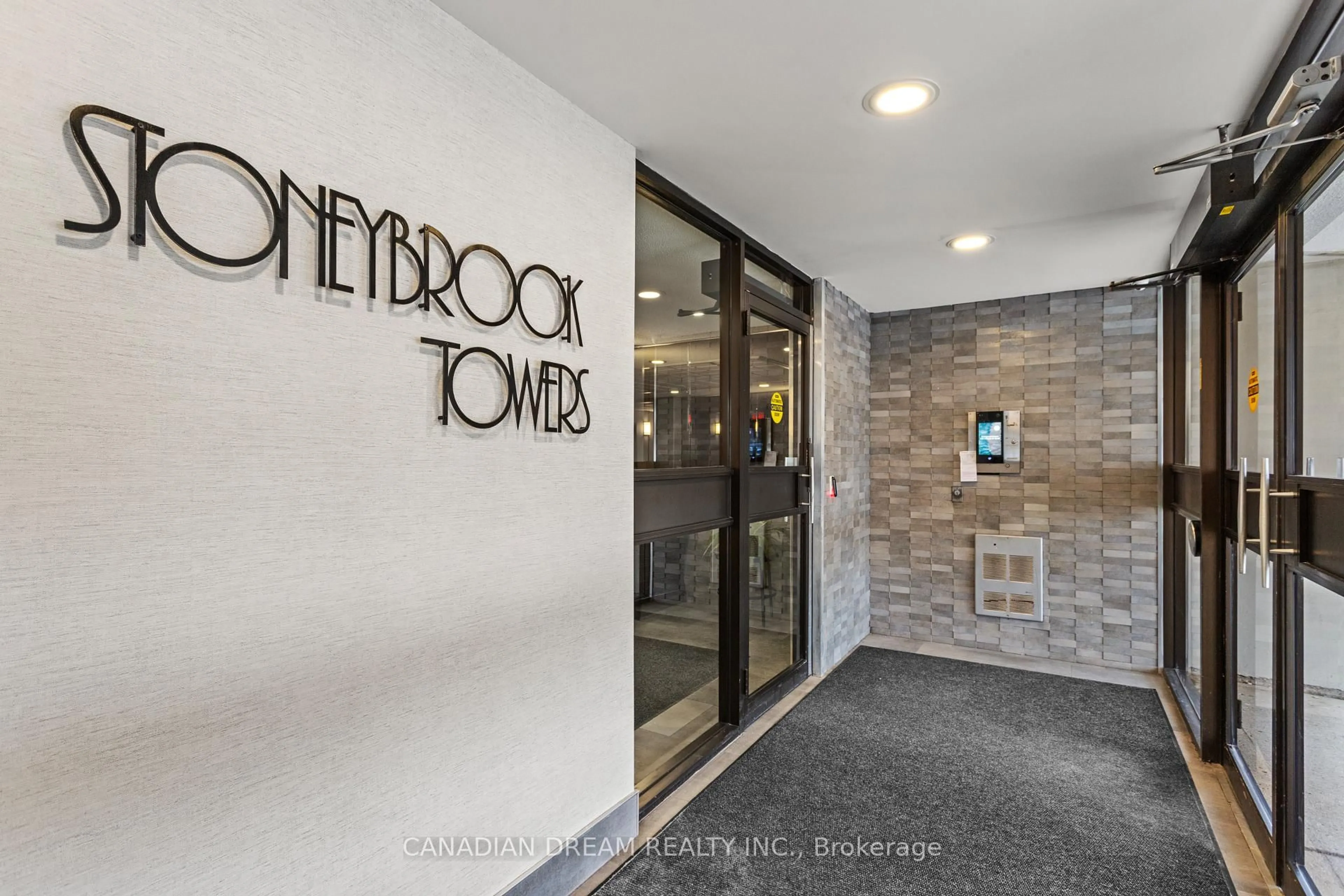 Indoor foyer for 1600 Adelaide St #104, London North Ontario N5X 3H6