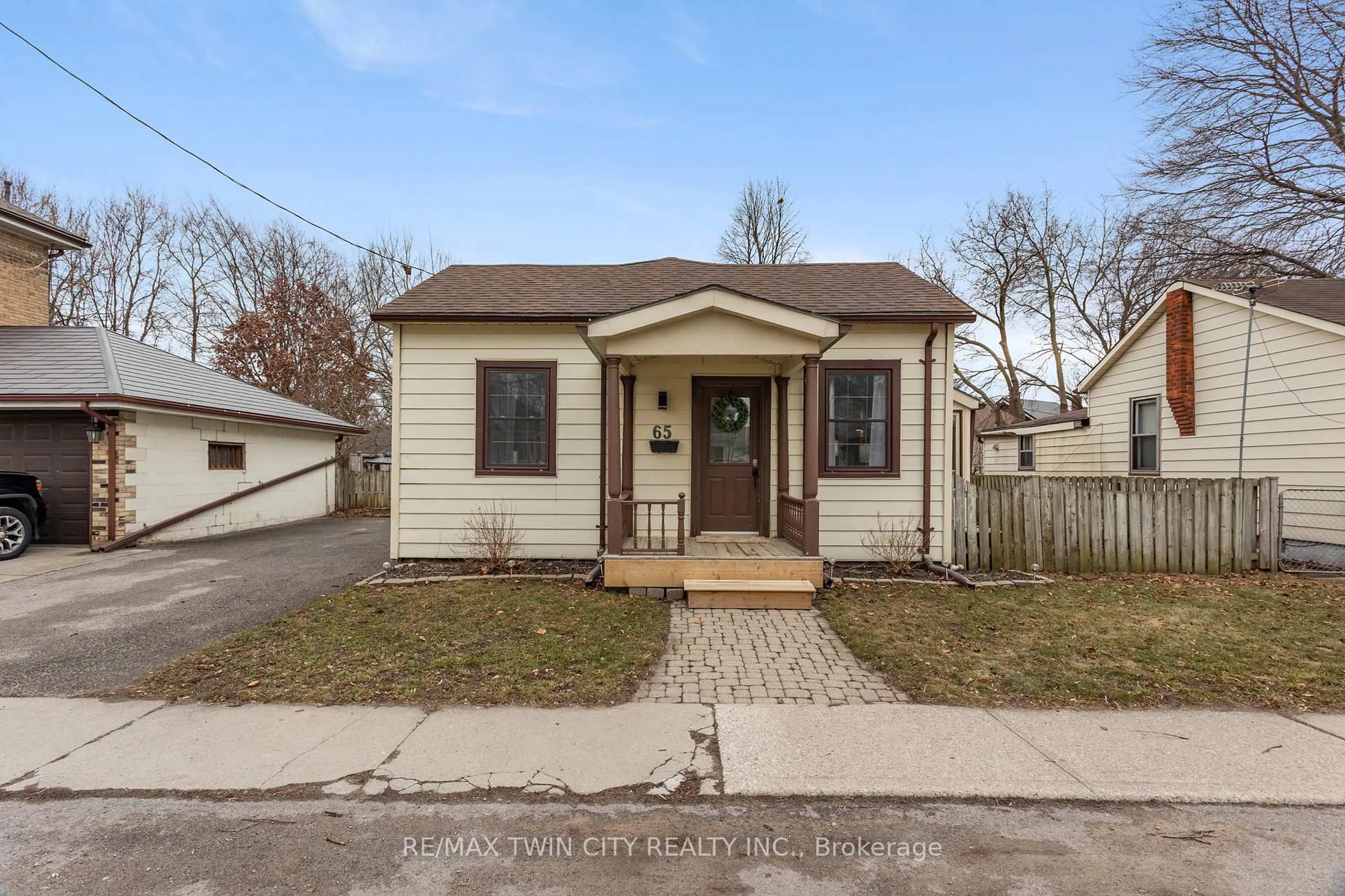 Unknown for 65 Palace St, Brantford Ontario N3T 3W3