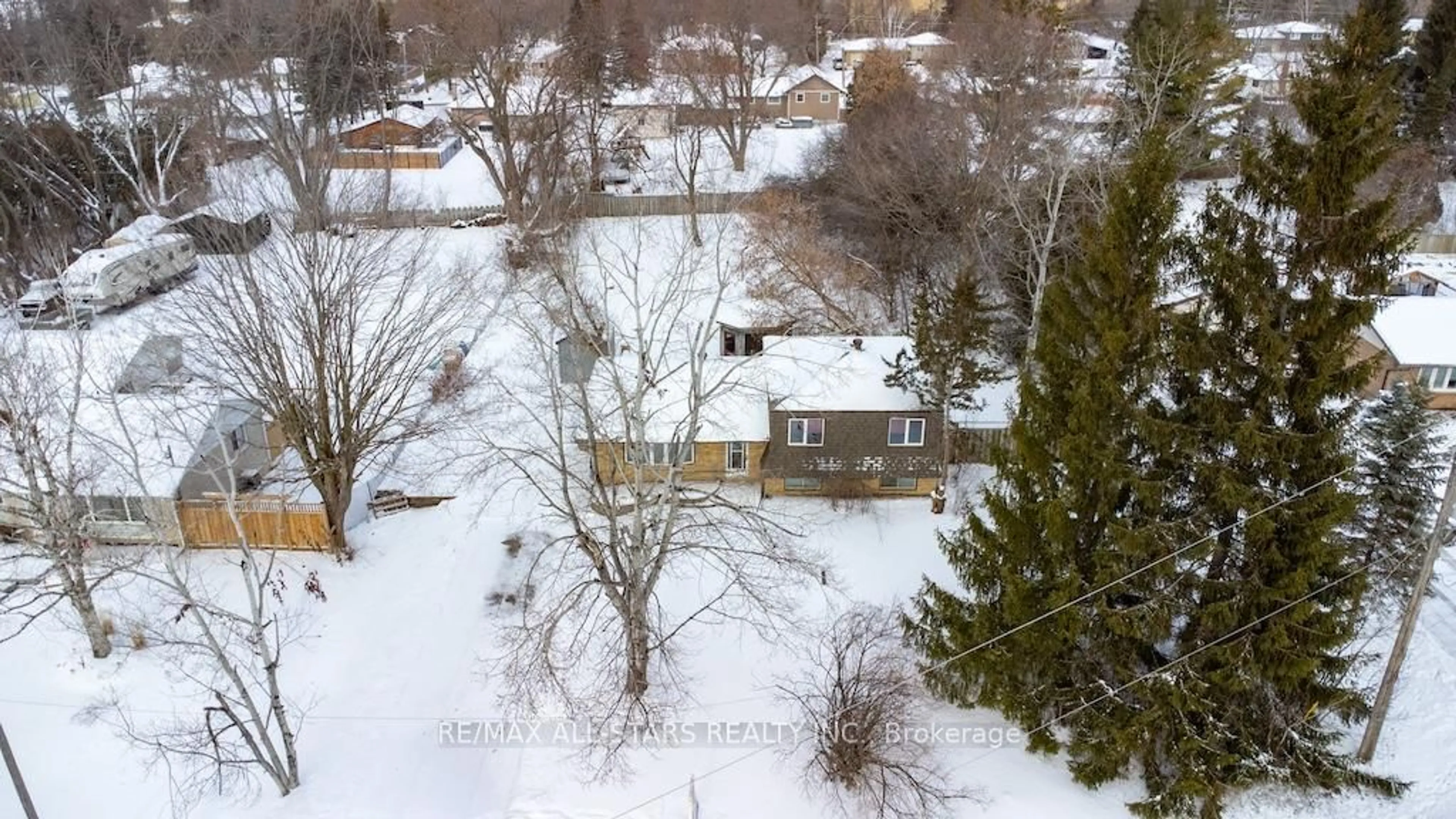 A pic from outside/outdoor area/front of a property/back of a property/a pic from drone, street for 13 Janet Dr, Kawartha Lakes Ontario L0B 1K0