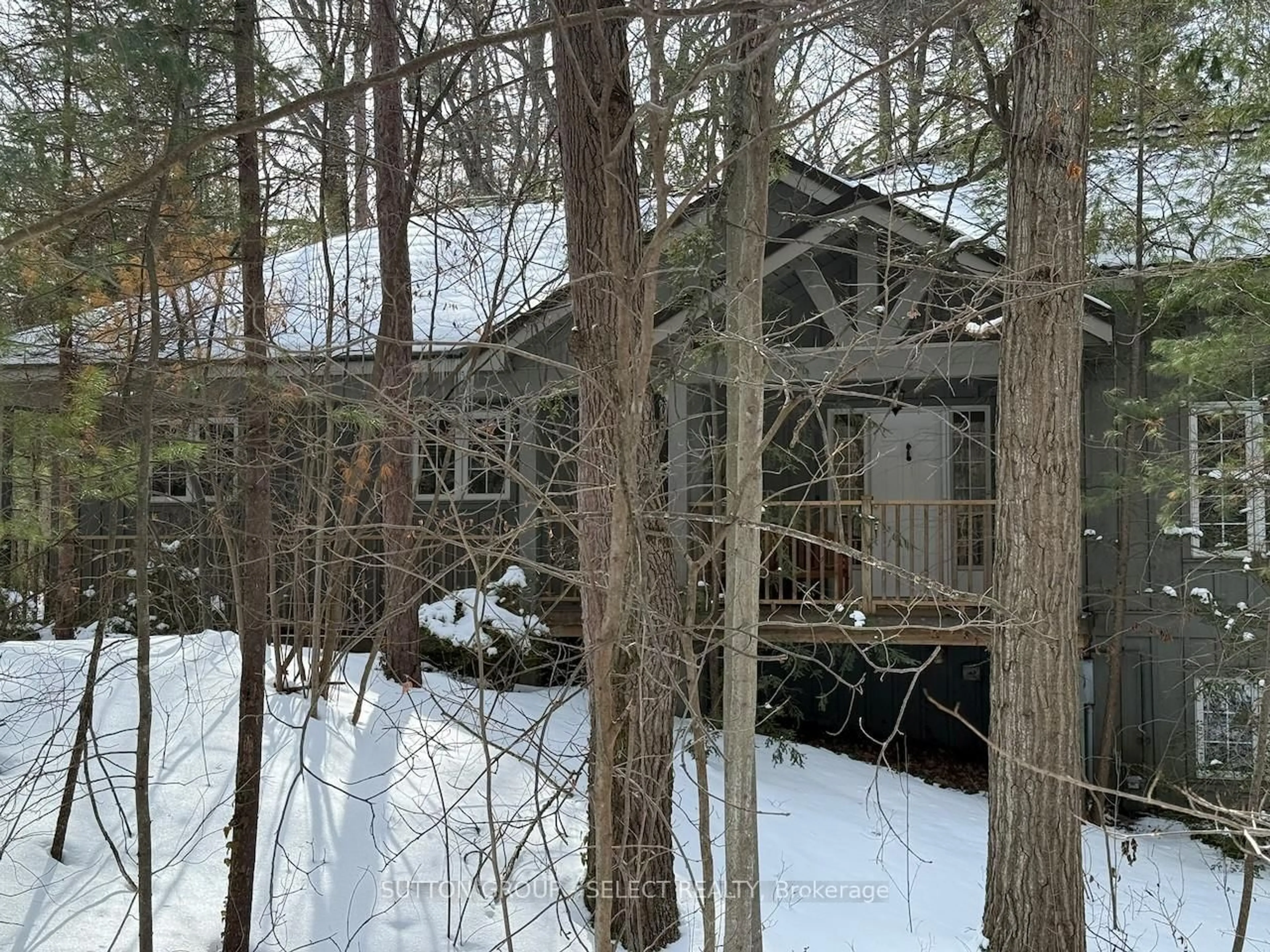 A pic from outside/outdoor area/front of a property/back of a property/a pic from drone, forest/trees view for 10297 Dogwood Cres, Lambton Shores Ontario N0M 1T0