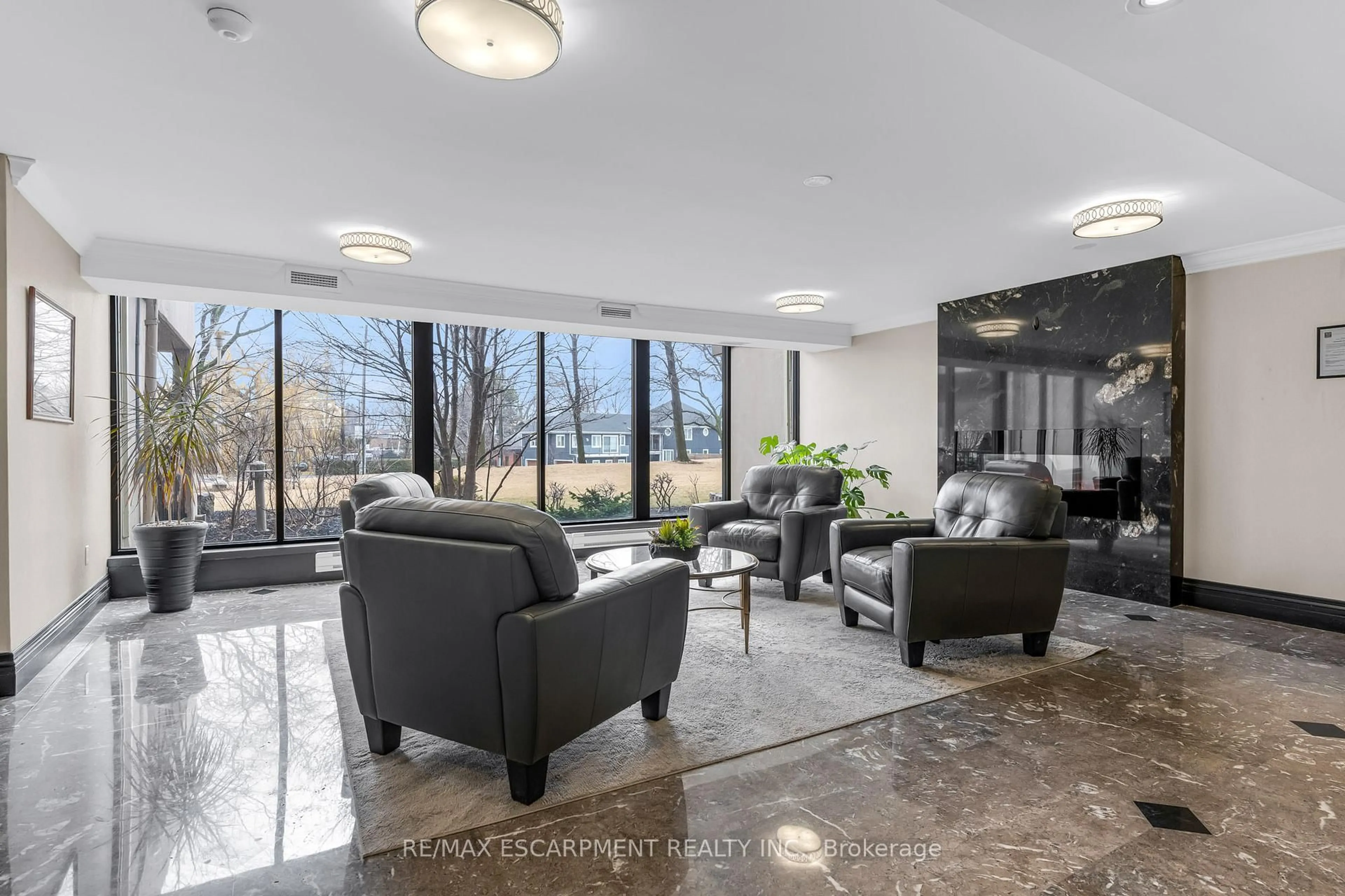 Lobby for 500 Green Rd #214, Hamilton Ontario L8E 3M6