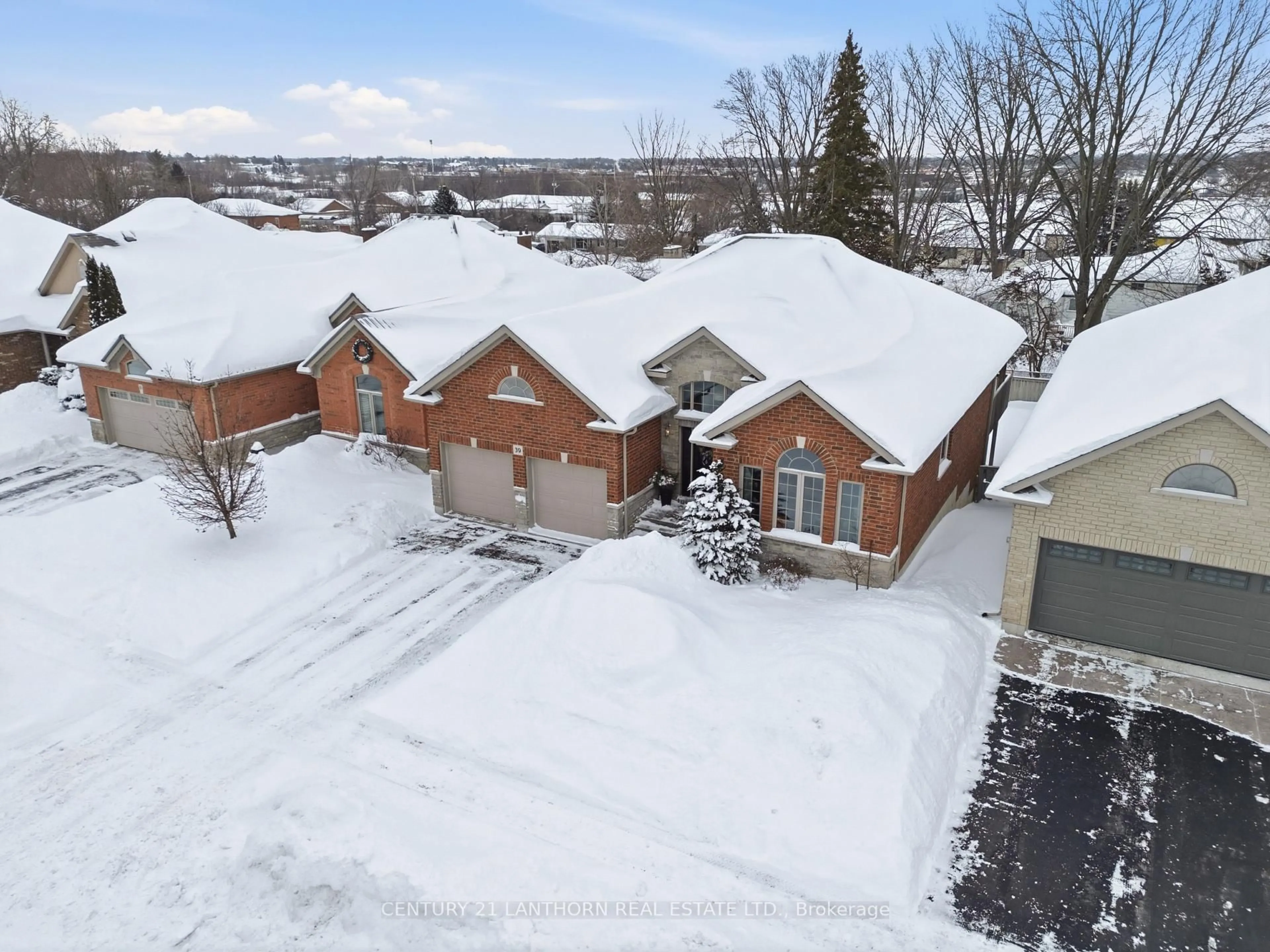 A pic from outside/outdoor area/front of a property/back of a property/a pic from drone, street for 39 McDougall Dr, Belleville Ontario K8N 0M1