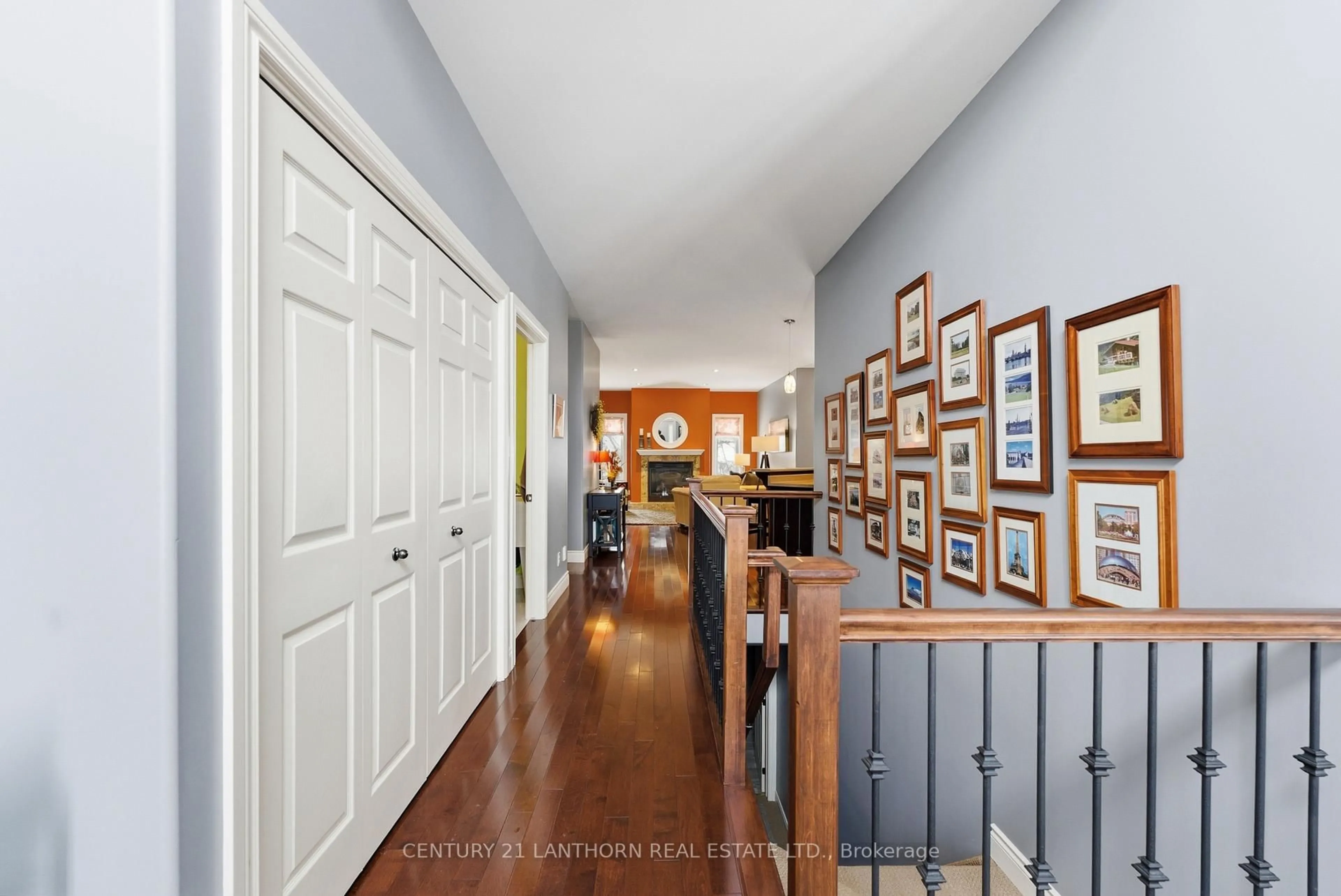 Indoor foyer for 39 McDougall Dr, Belleville Ontario K8N 0M1