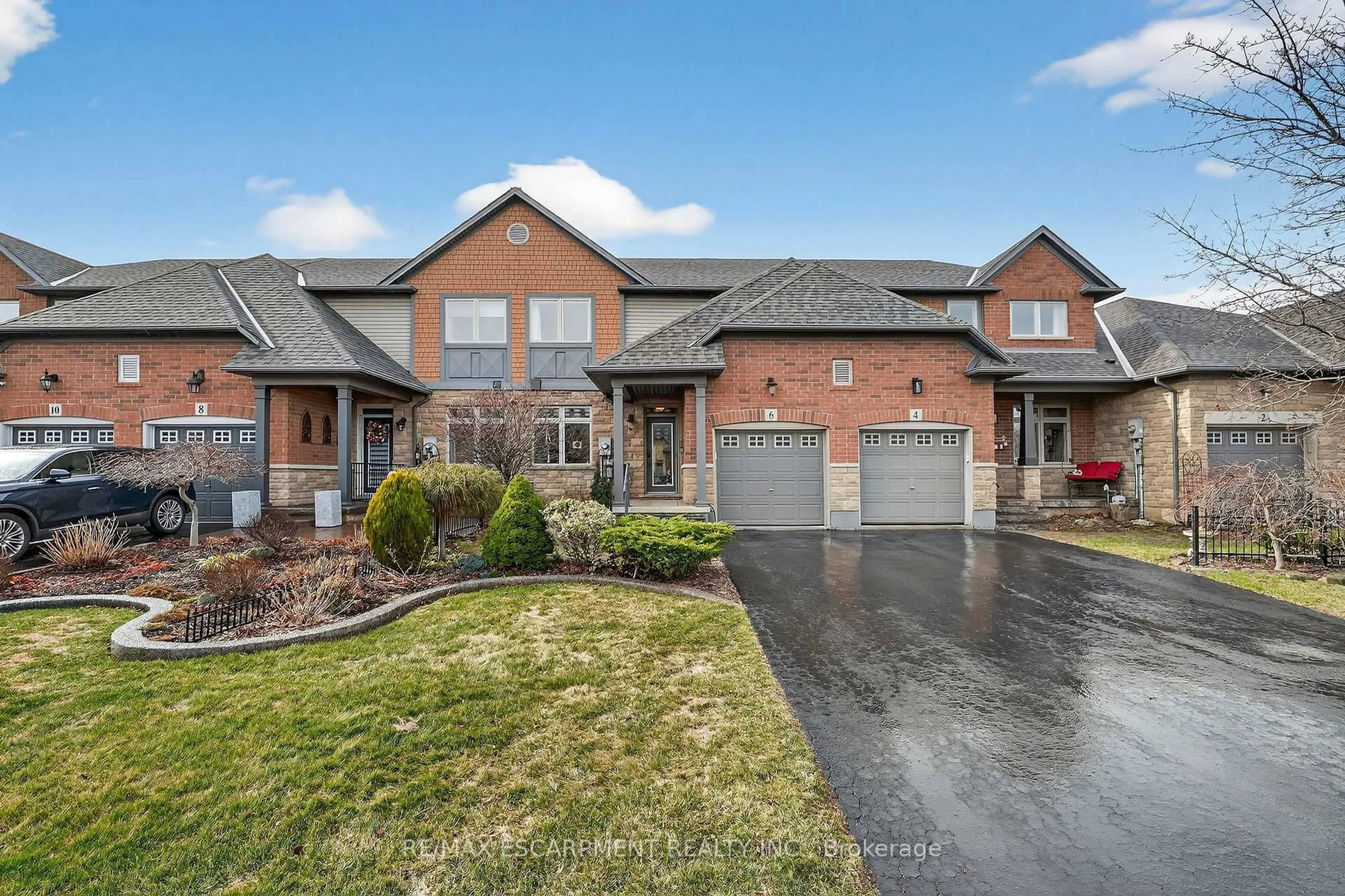 Home with brick exterior material, street for 6 Conrad Pl, Grimsby Ontario L3M 5S5