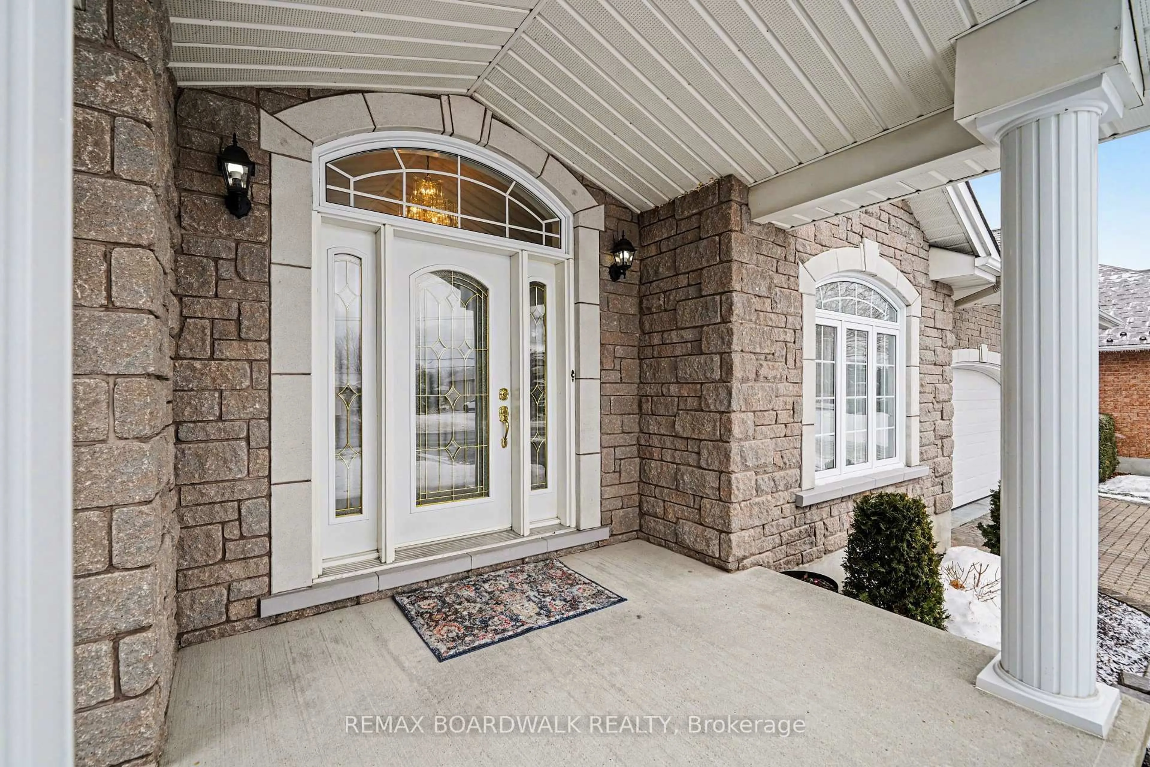 Indoor entryway for 819 Laval St, Casselman Ontario K0A 1M0