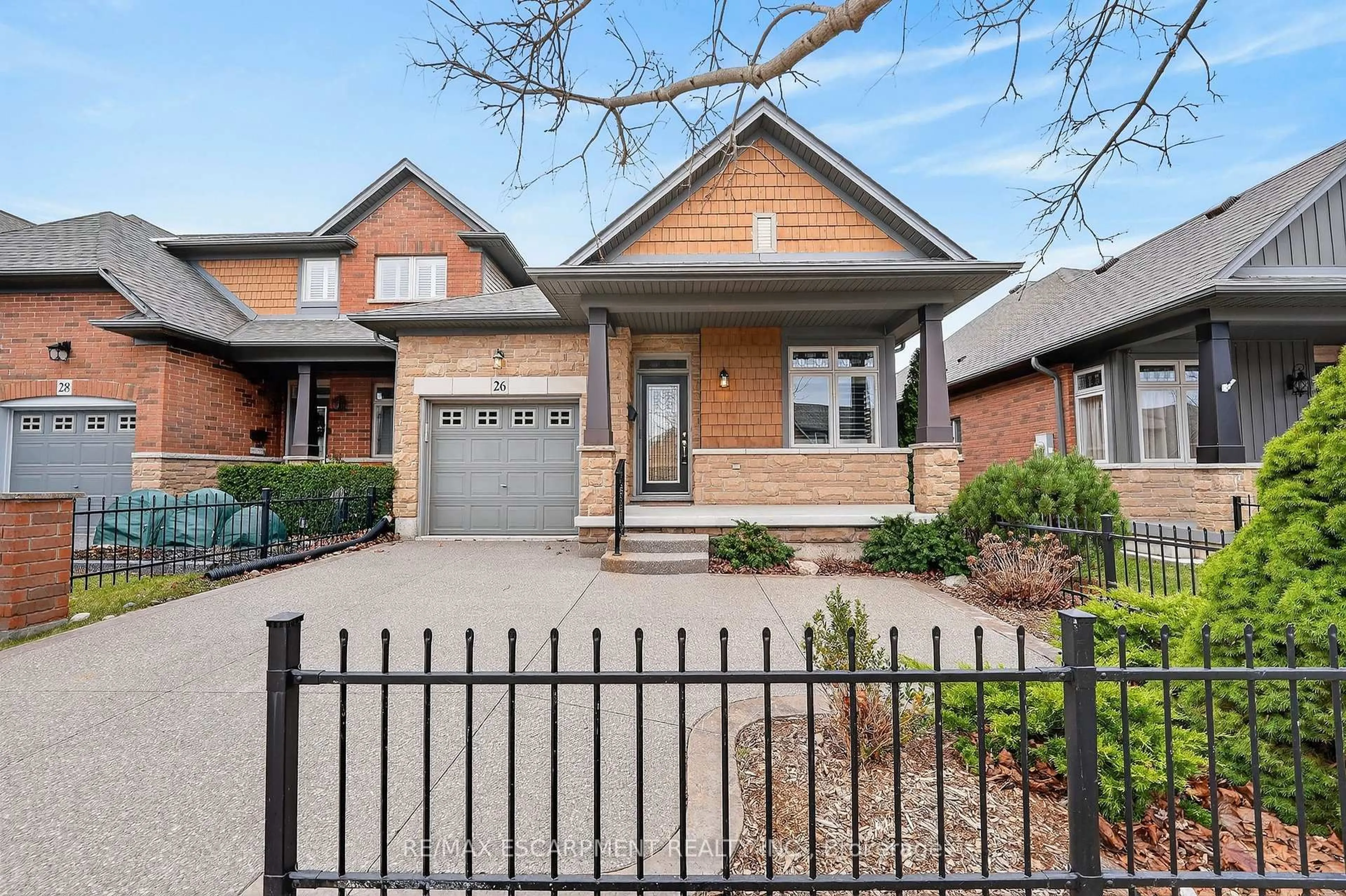 Home with brick exterior material, street for 26 Conrad Pl, Grimsby Ontario L3M 5S5