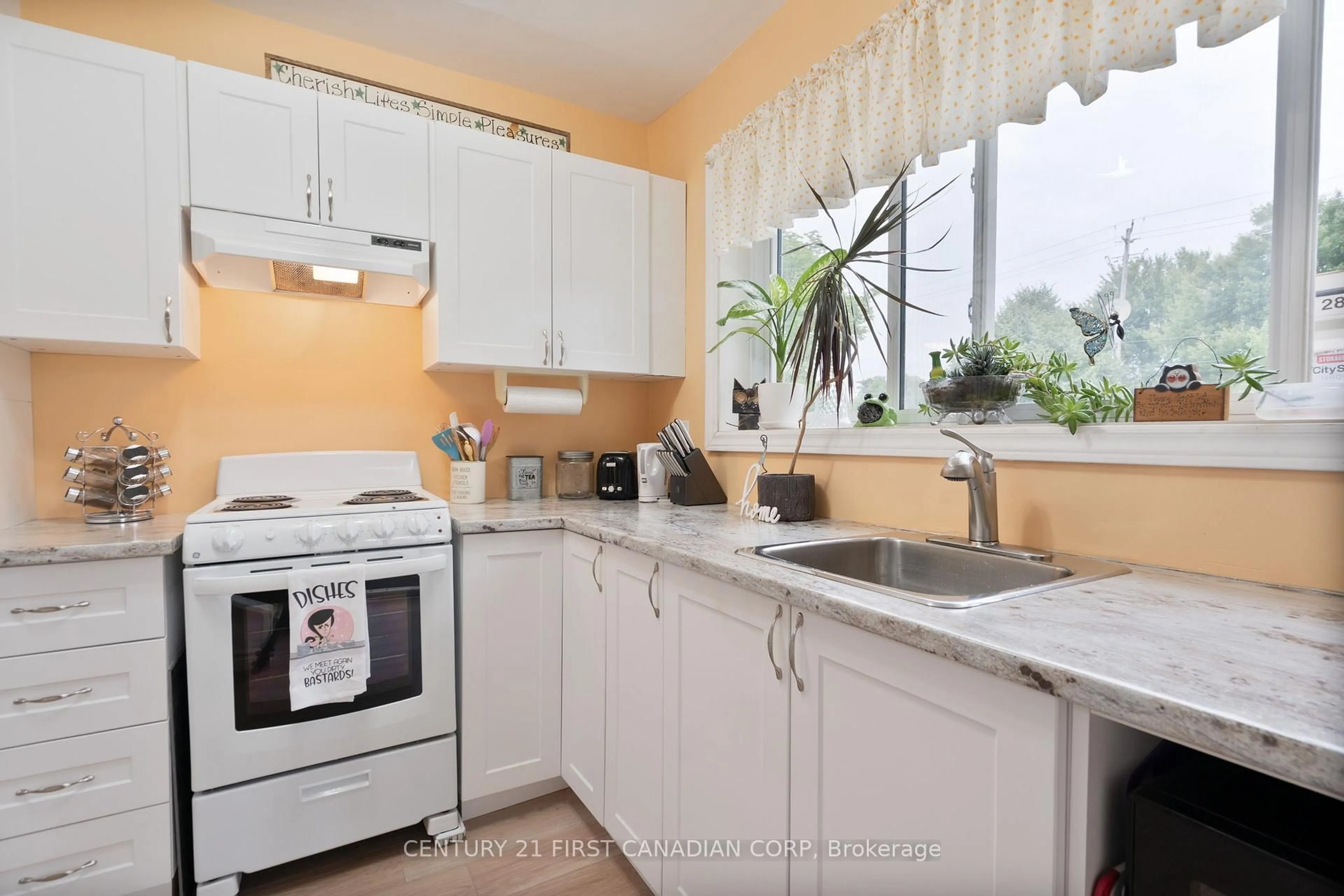 Standard kitchen, unknown for 1090 Kipps Lane #139, London East Ontario N5Y 1V4