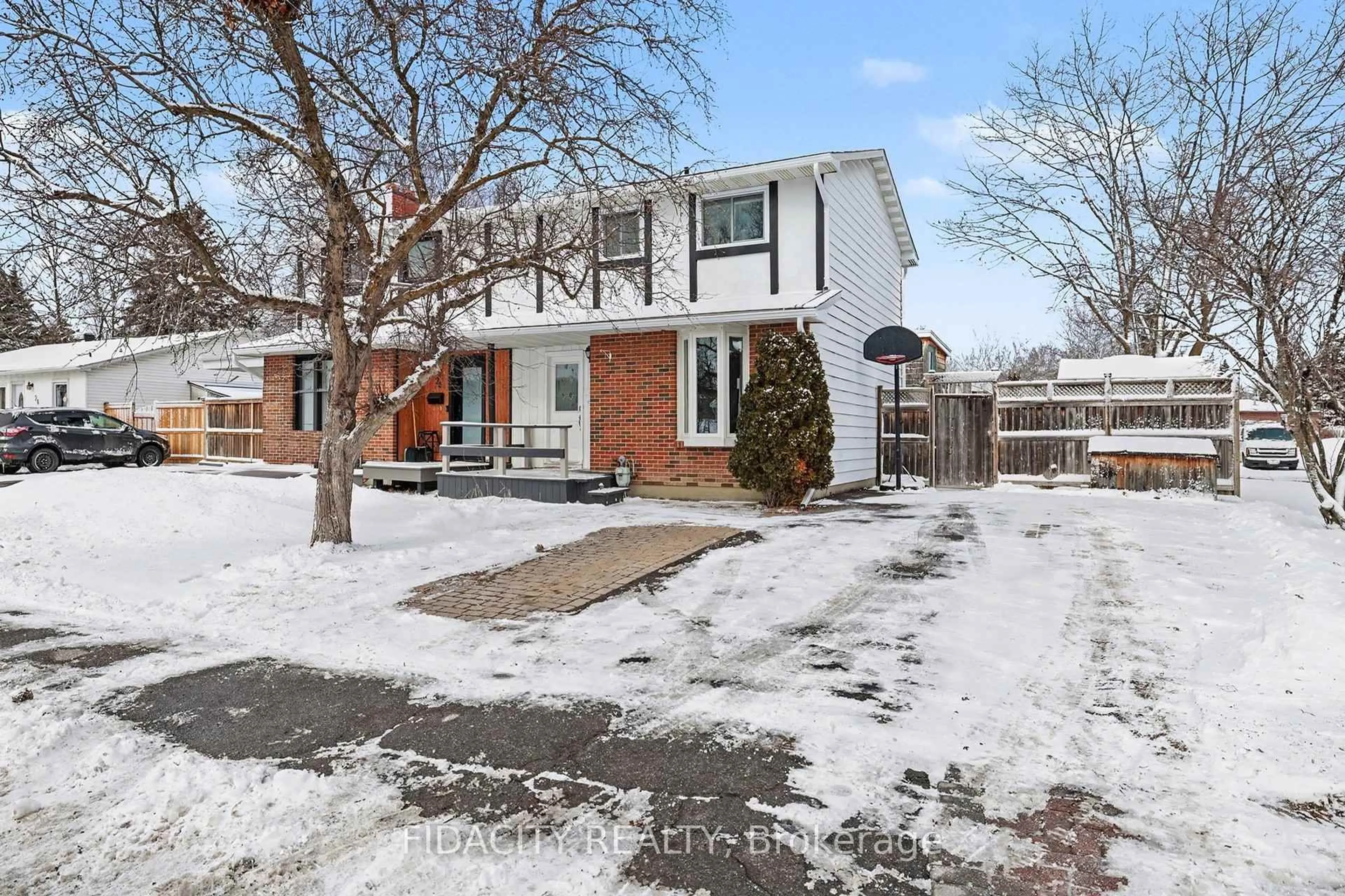 Home with brick exterior material, street for 28 Glamorgan Dr, Ottawa Ontario K2L 1P9