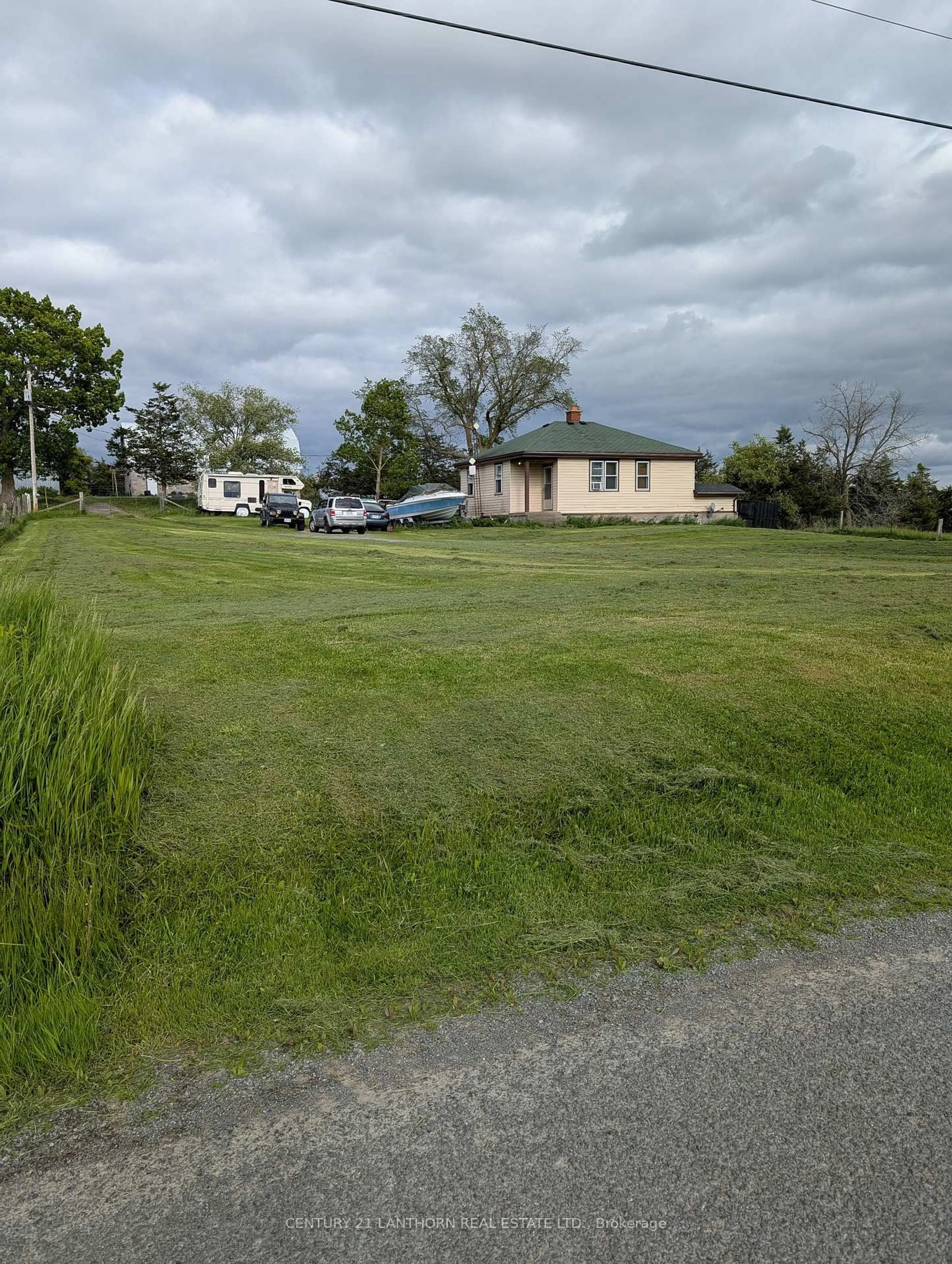 A pic from outside/outdoor area/front of a property/back of a property/a pic from drone, street for 50 Platt Rd, Trenton Ontario K8V 5P8