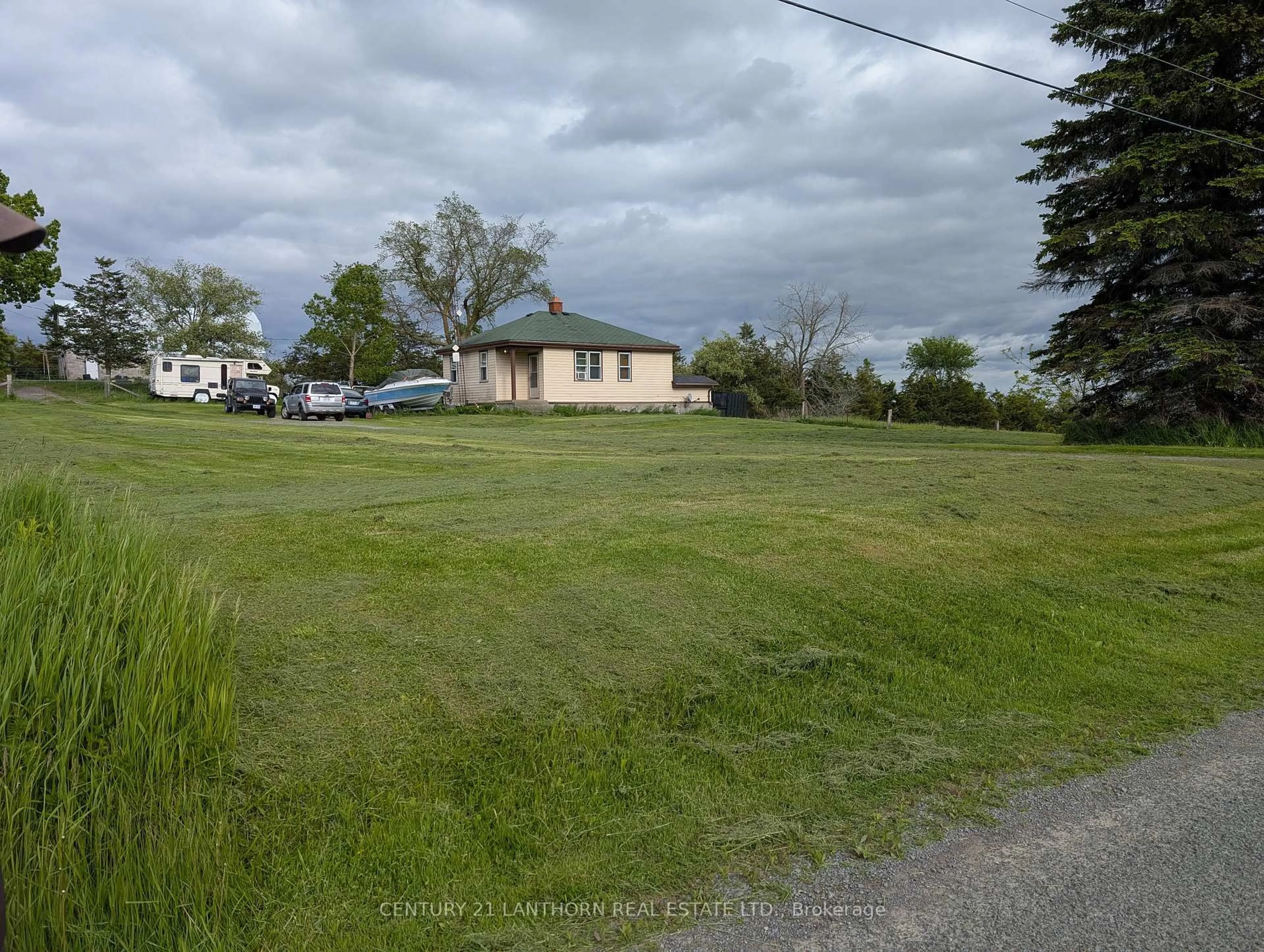 A pic from outside/outdoor area/front of a property/back of a property/a pic from drone, street for 50 Platt Rd, Trenton Ontario K8V 5P8