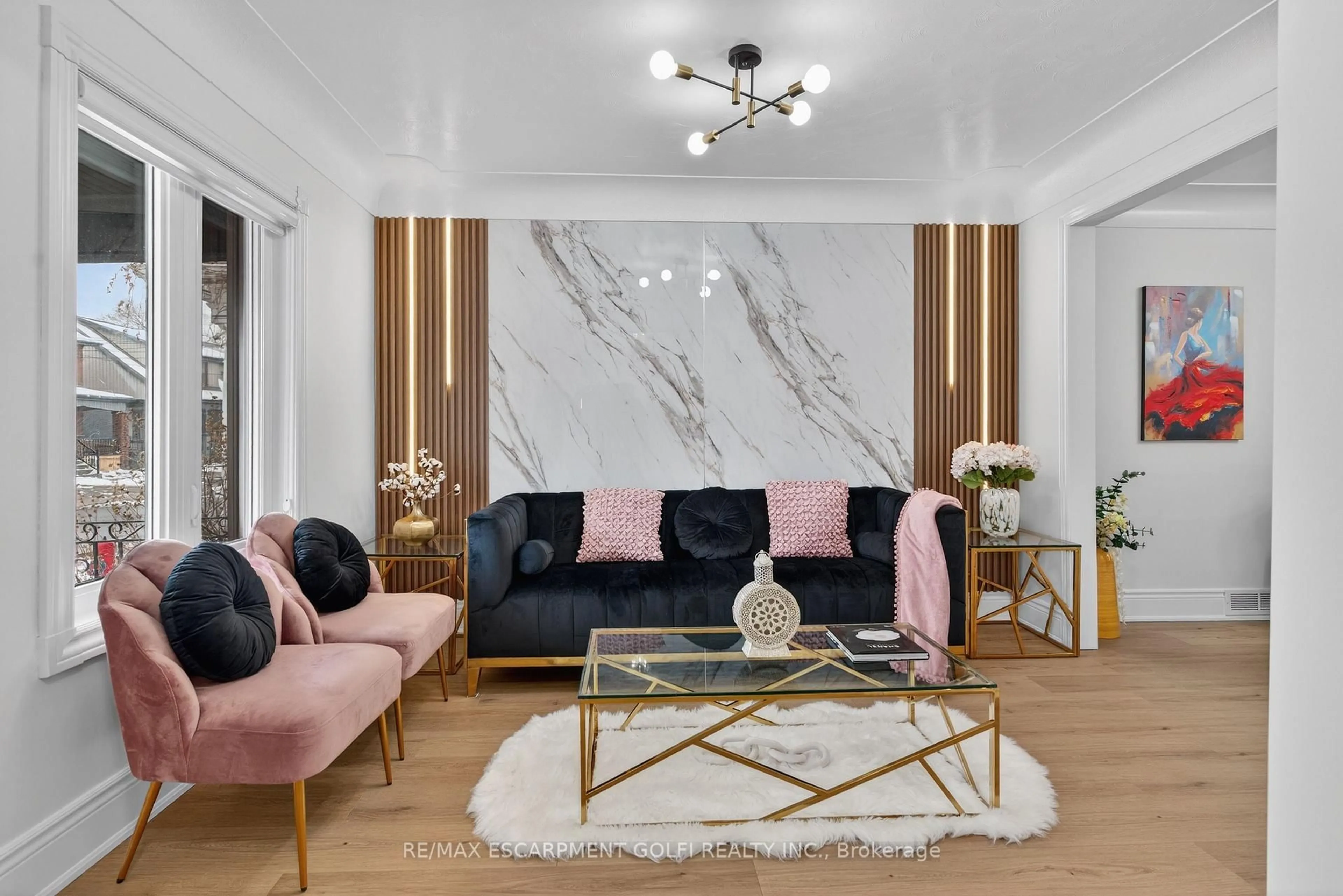 Living room with furniture, unknown for 23 Edward St, Hamilton Ontario L8L 2V2