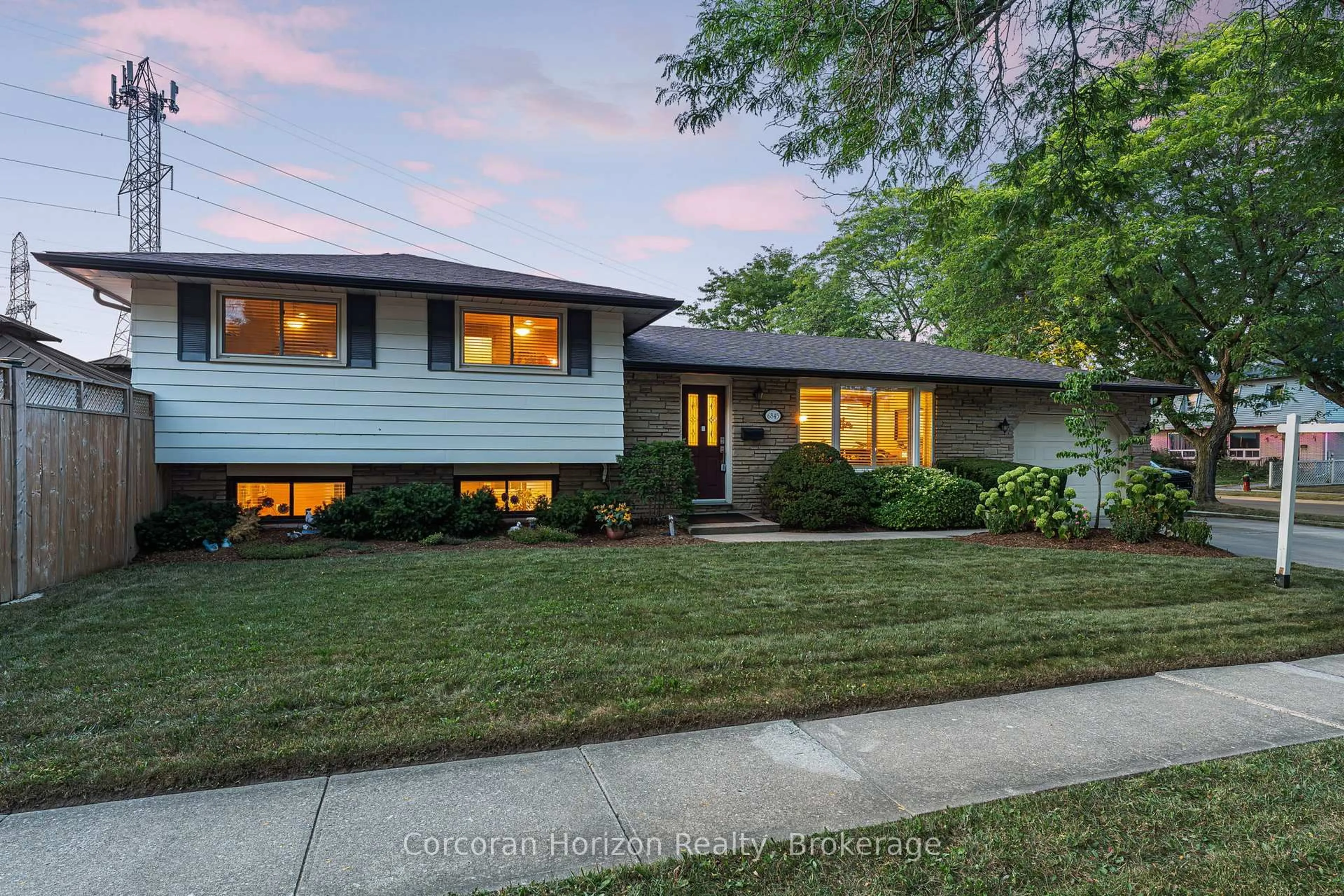 Home with brick exterior material, street for 6845 Wilinger St, Niagara Falls Ontario L2J 2B5