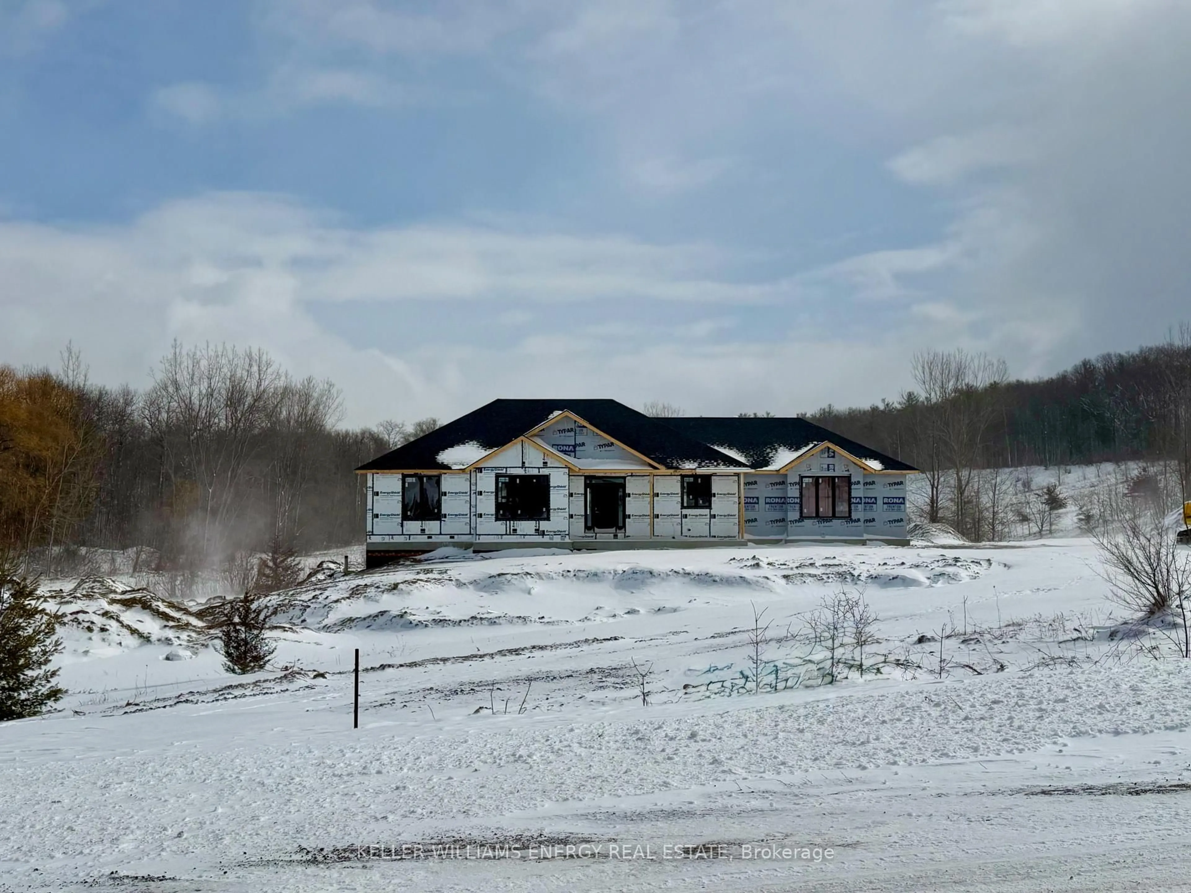 A pic from outside/outdoor area/front of a property/back of a property/a pic from drone, building for 141 Middle Ridge Rd, Brighton Ontario K0K 1H0