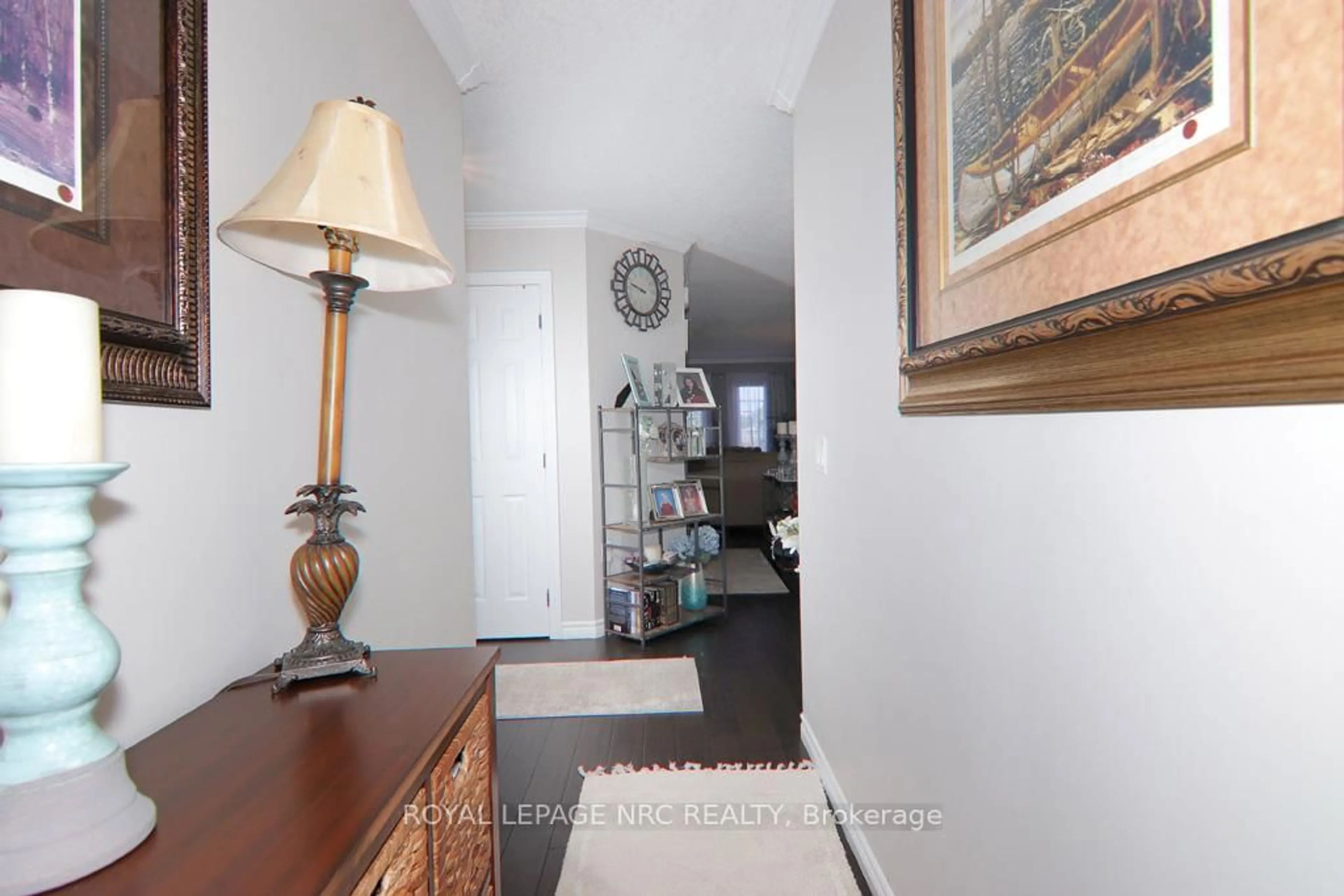 Indoor entryway for 3938 Sunset Lane, Lincoln Ontario L0R 2C0