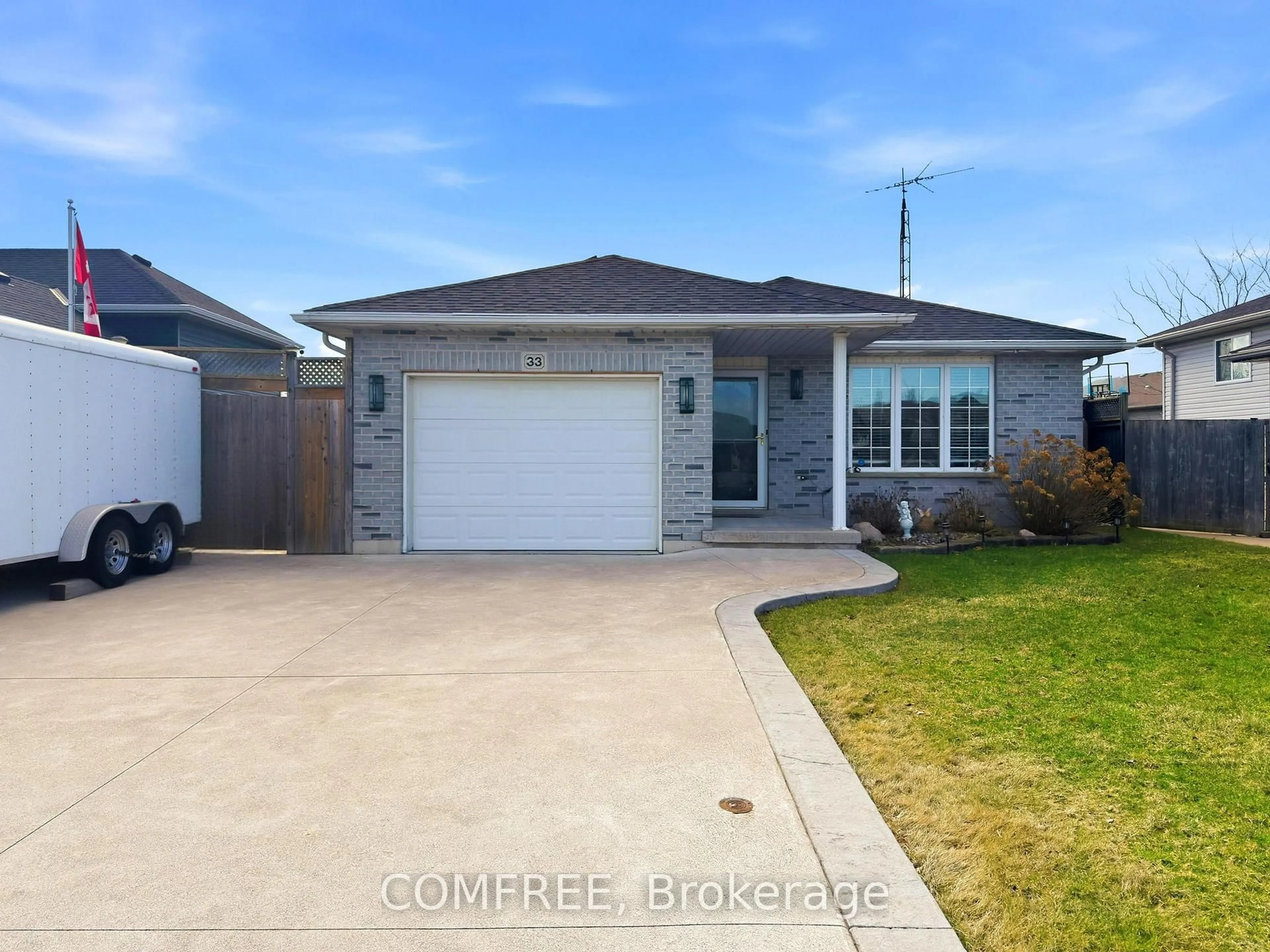 Home with vinyl exterior material, street for 33 Regal Dr, Chatham-Kent Ontario N0P 2L0