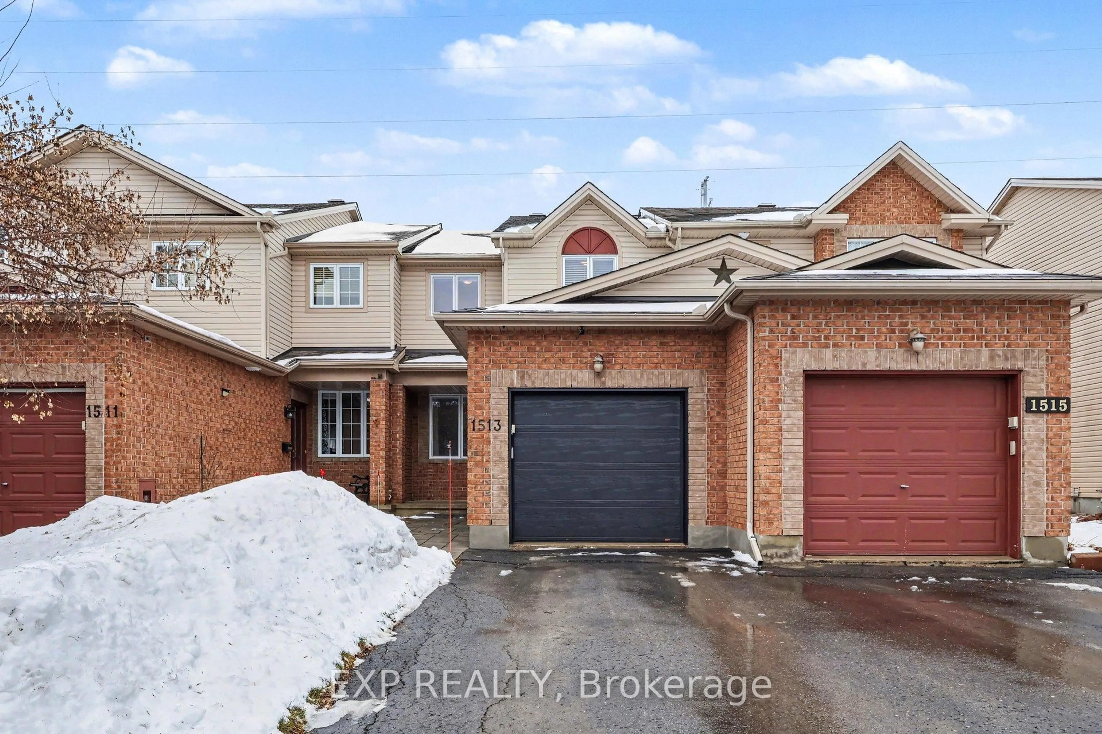 A pic from outside/outdoor area/front of a property/back of a property/a pic from drone, street for 1513 Demeter St, Ottawa Ontario K4A 5C6