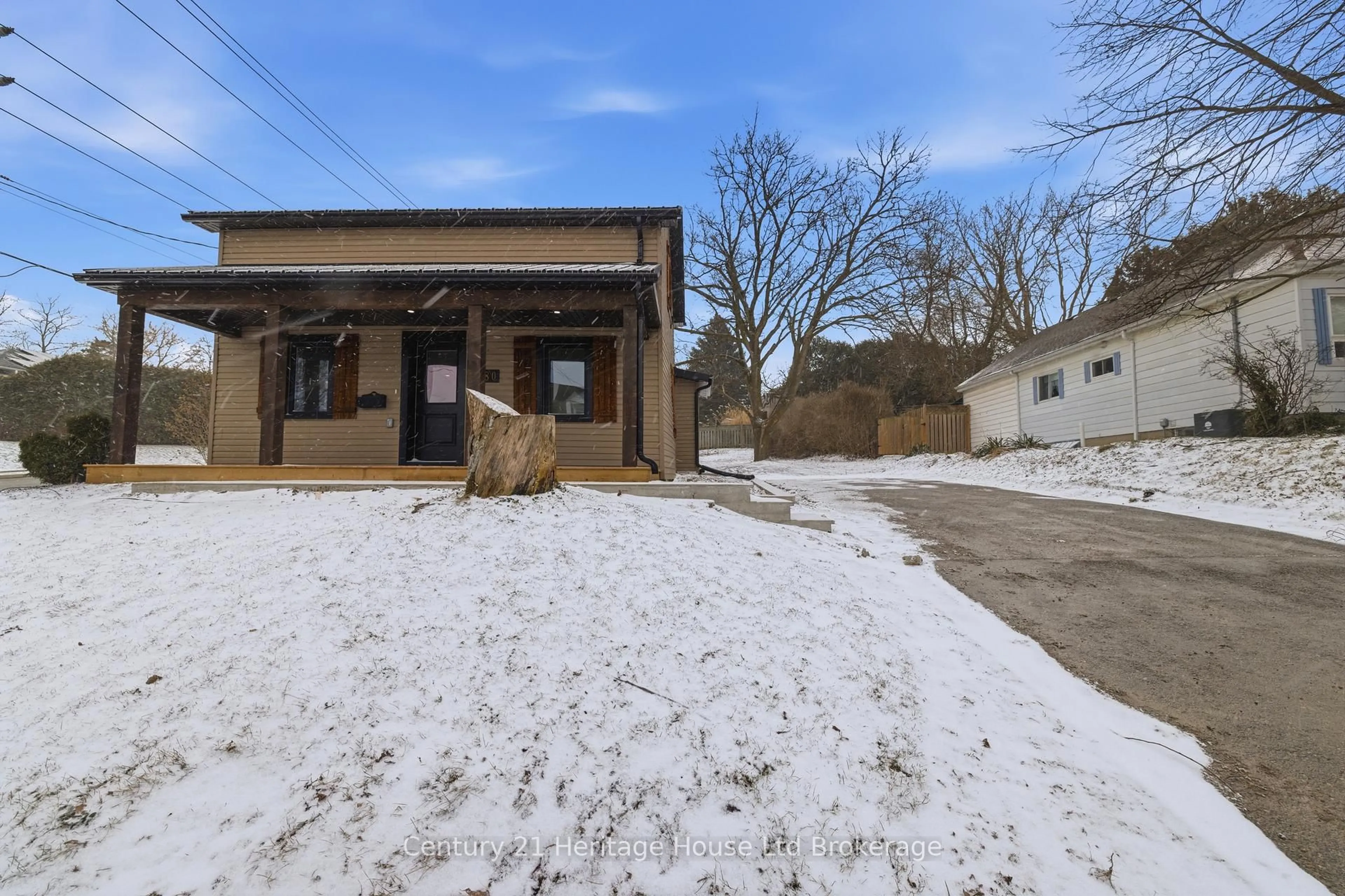 Patio, street for 180 Cherry St, Ingersoll Ontario N5C 1H9
