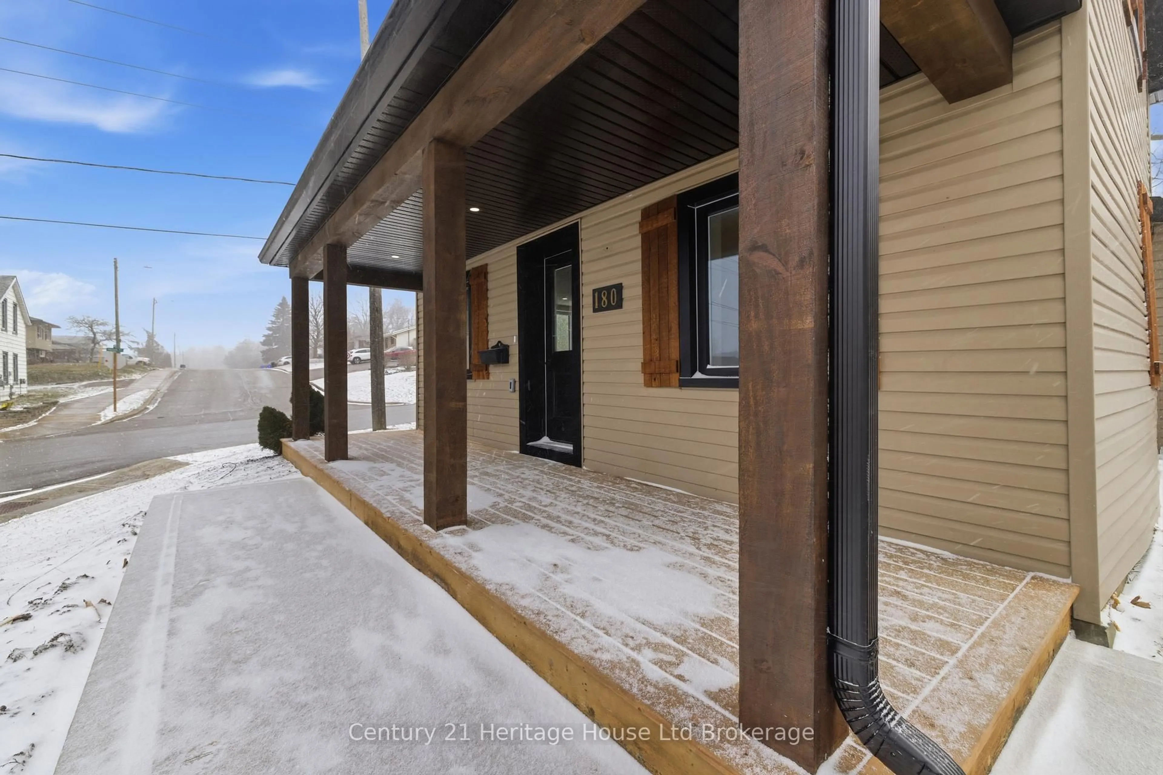 Unknown for 180 Cherry St, Ingersoll Ontario N5C 1H9