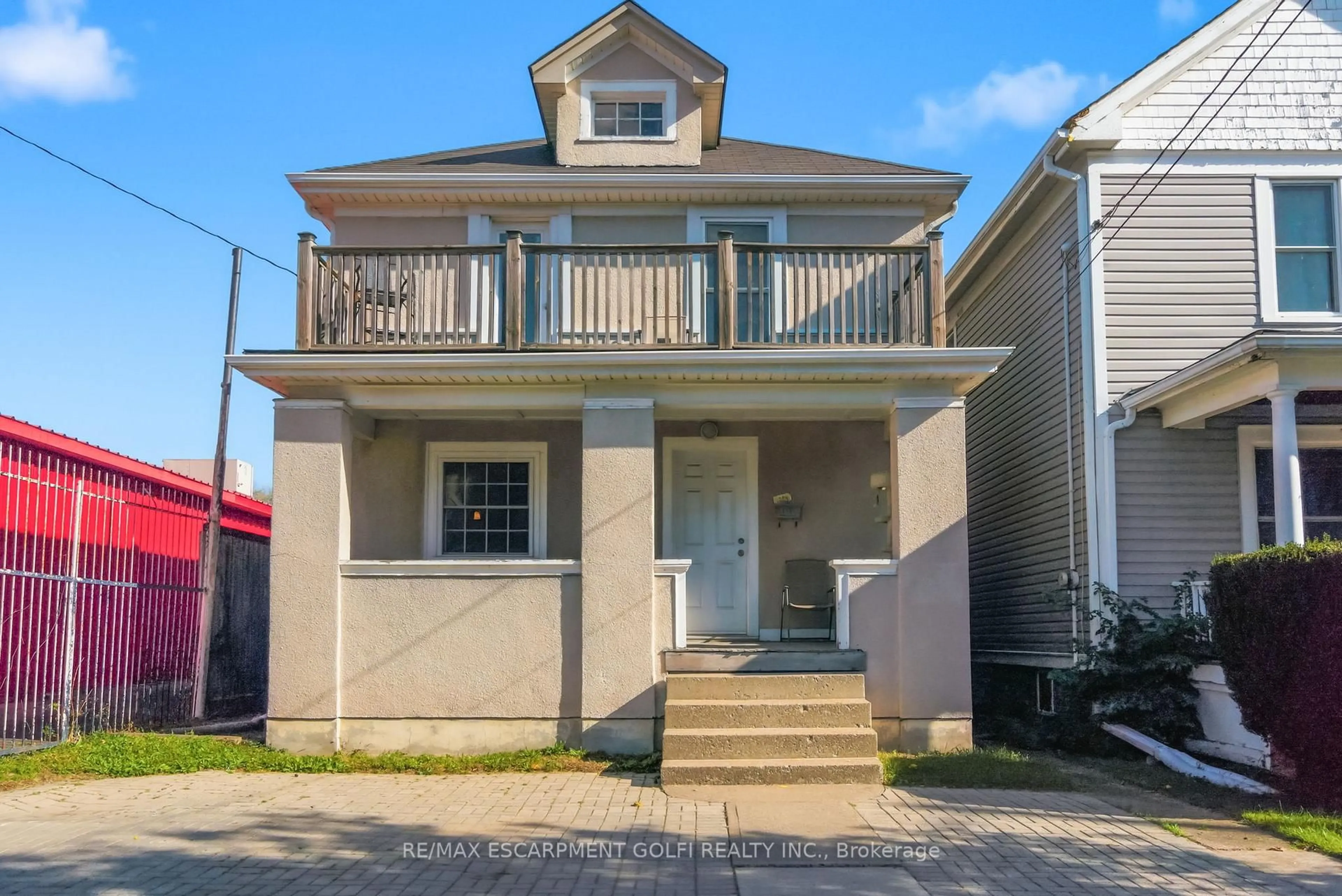 Unknown for 132 1/2 Lake St, St. Catharines Ontario L2R 5Y1