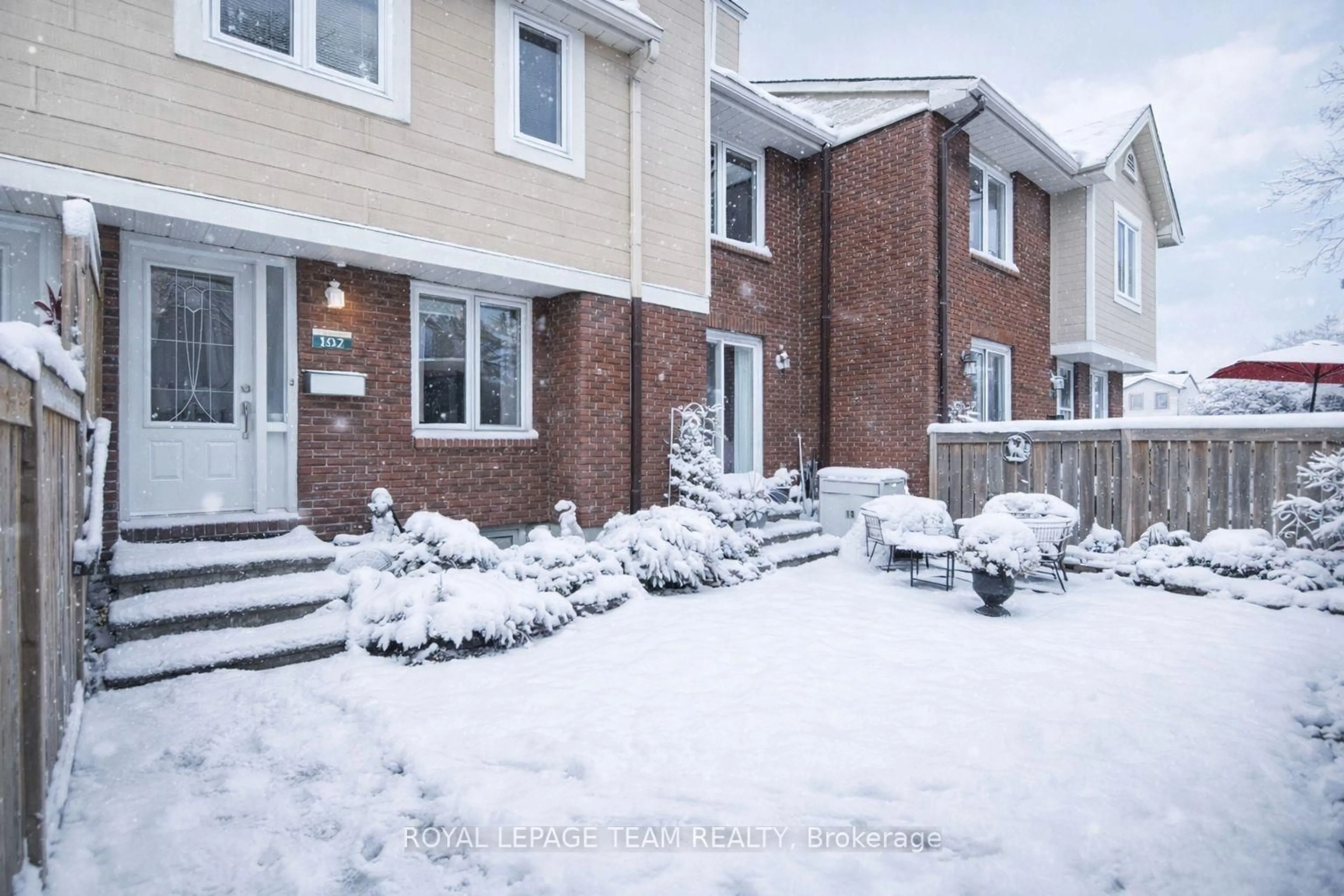 A pic from outside/outdoor area/front of a property/back of a property/a pic from drone, street for 1785 Cabaret Lane #102, Orleans Ontario K4A 2H2