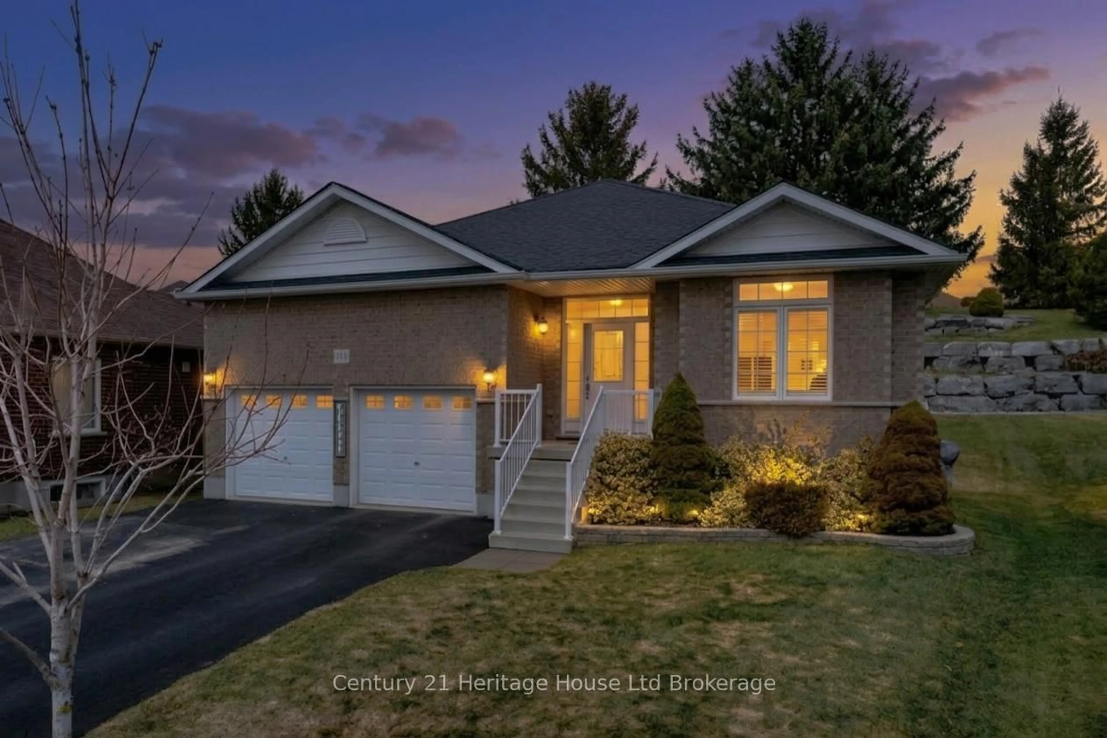 Home with vinyl exterior material, street for 619 Fox Hollow Crt, Woodstock Ontario N4T 1W3