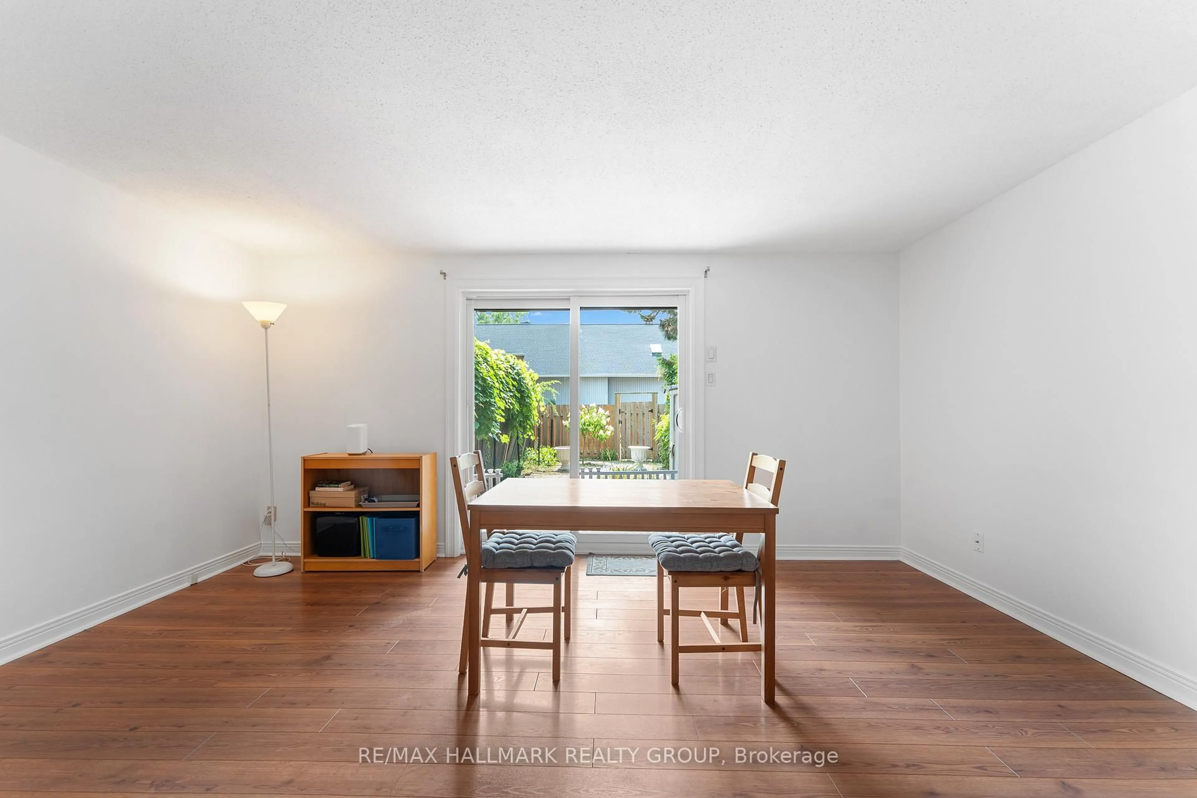 Dining room, wood/laminate floor for 1916 Russell Rd, Ottawa Ontario K1G 1L6