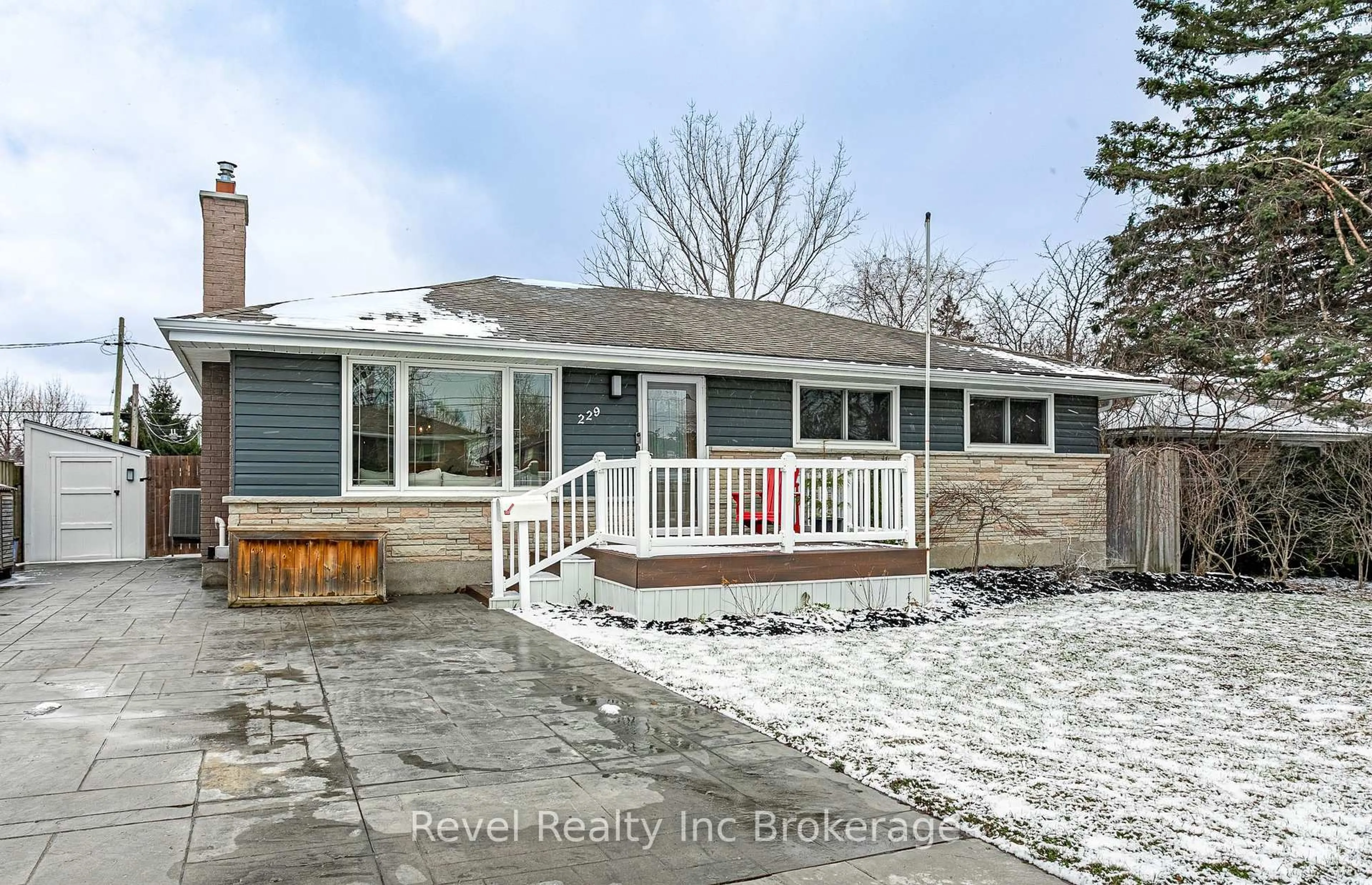 Unknown for 229 Burlington St, London South Ontario N5Z 3W3