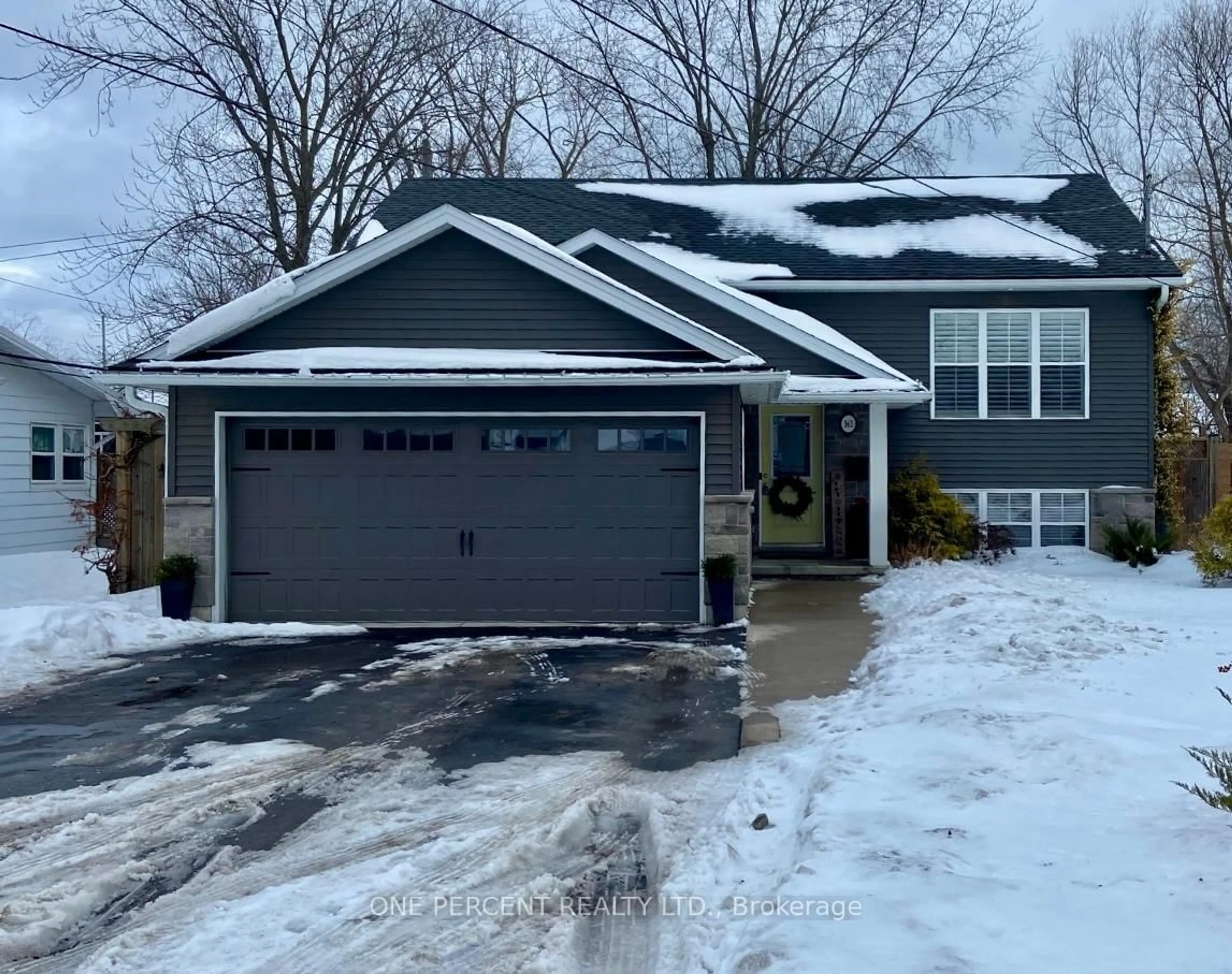 Home with vinyl exterior material, street for 362 Lakeside Rd, Fort Erie Ontario L2A 4X4