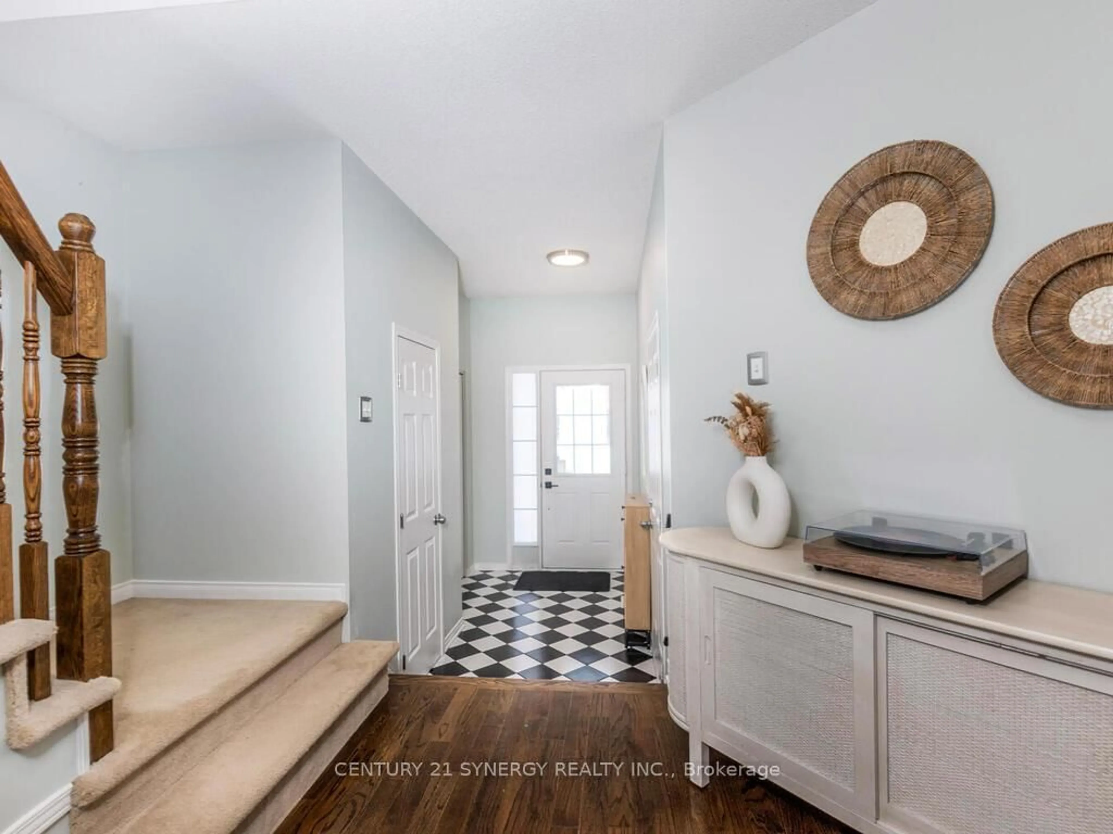 Indoor entryway for 167 Romina St, Ottawa Ontario K2S 0J3