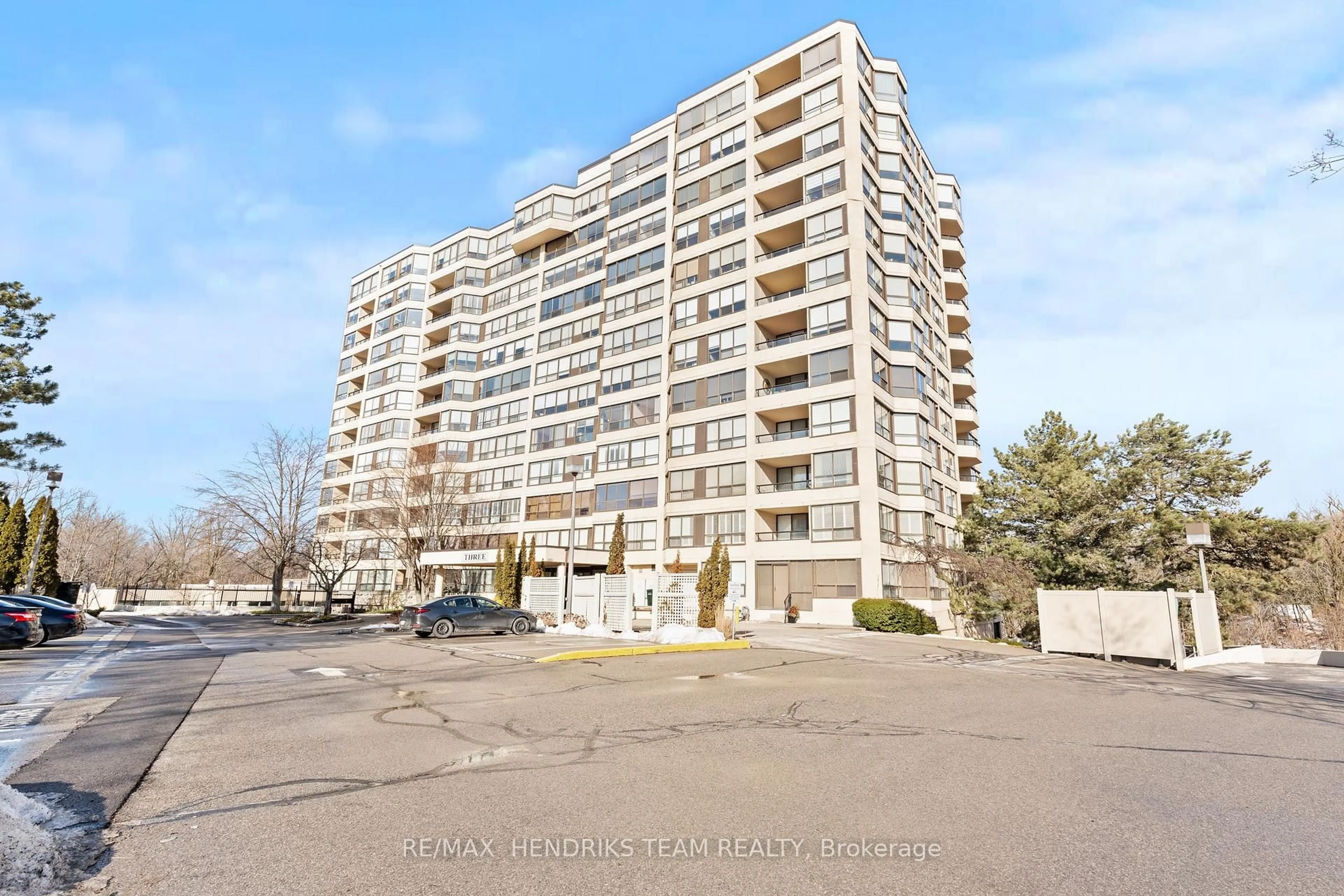 Unknown for 3 Towering Hts Blvd #702, St. Catharines Ontario L2T 4A4