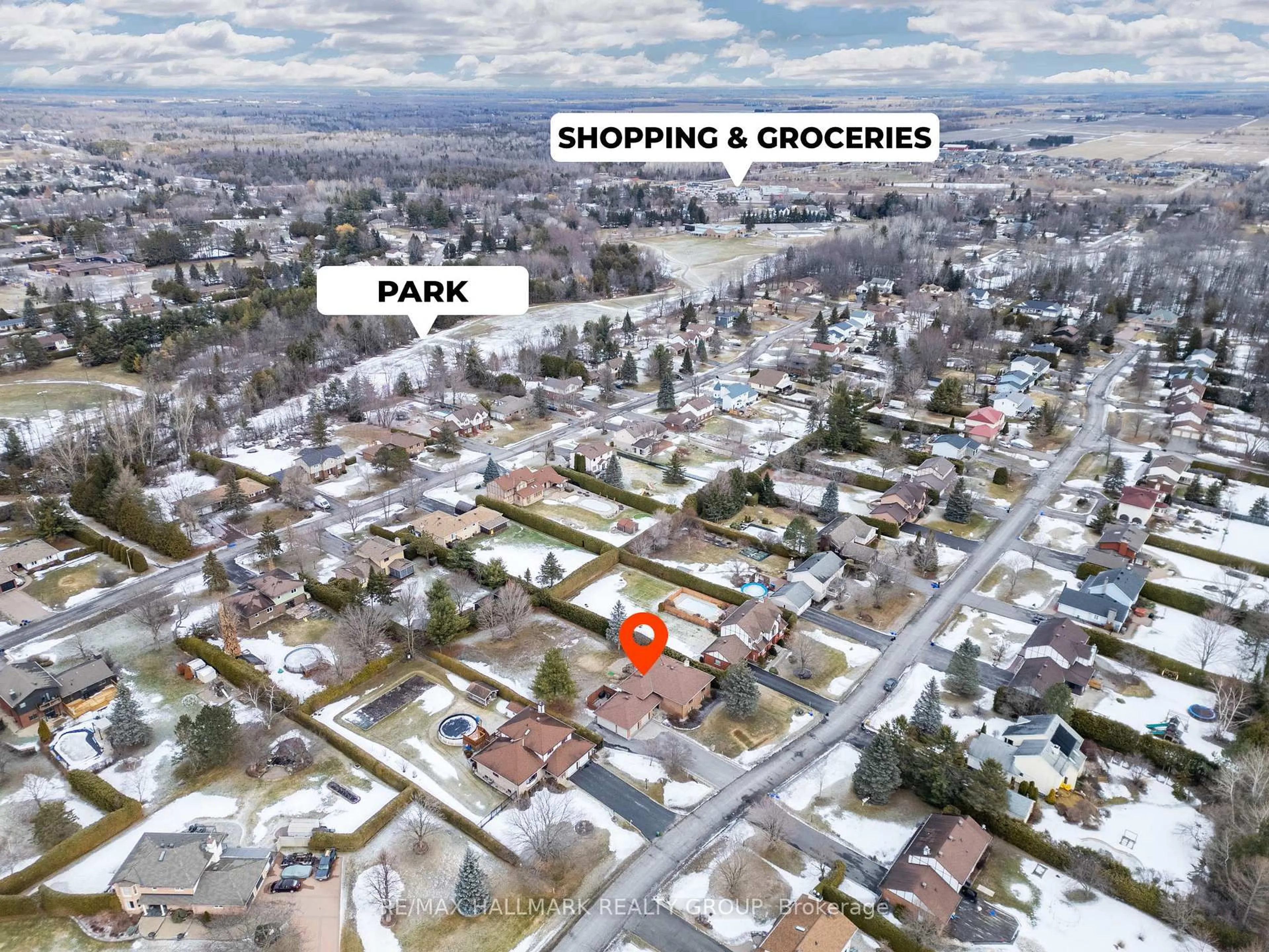 A pic from outside/outdoor area/front of a property/back of a property/a pic from drone, street for 7055 Shadow Ridge Dr, Ottawa Ontario K4P 1B8